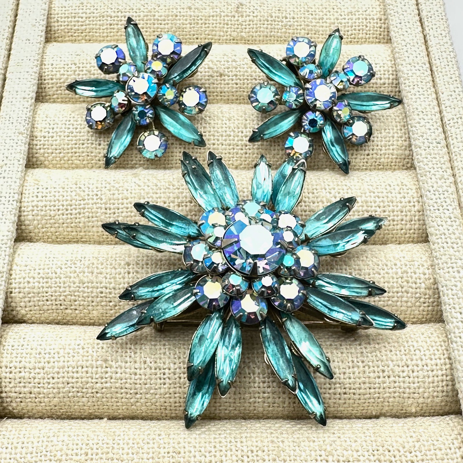 Vintage Judy Lee Aqua Blue Rhinestone Gold Tone Brooch and Clip Earrings Set (1 of 2)