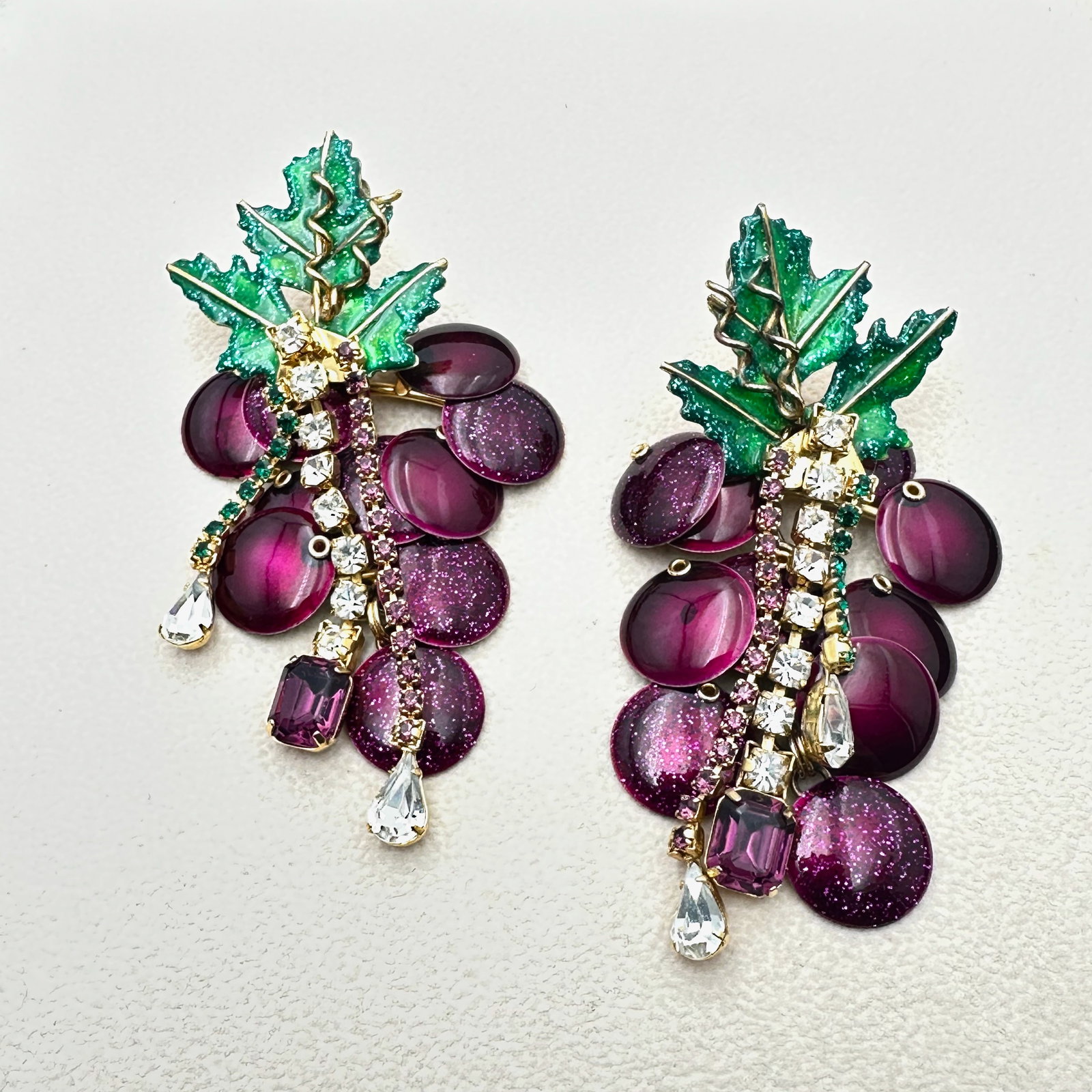 Vintage Lunch At The Ritz Gold Tone Enamel Crystal Grape Design Clip Earrings Pristine Condition: Vintage Lunch At The Ritz Gold Tone Enamel Crystal Grape Design Clip Earrings Pristine Condition