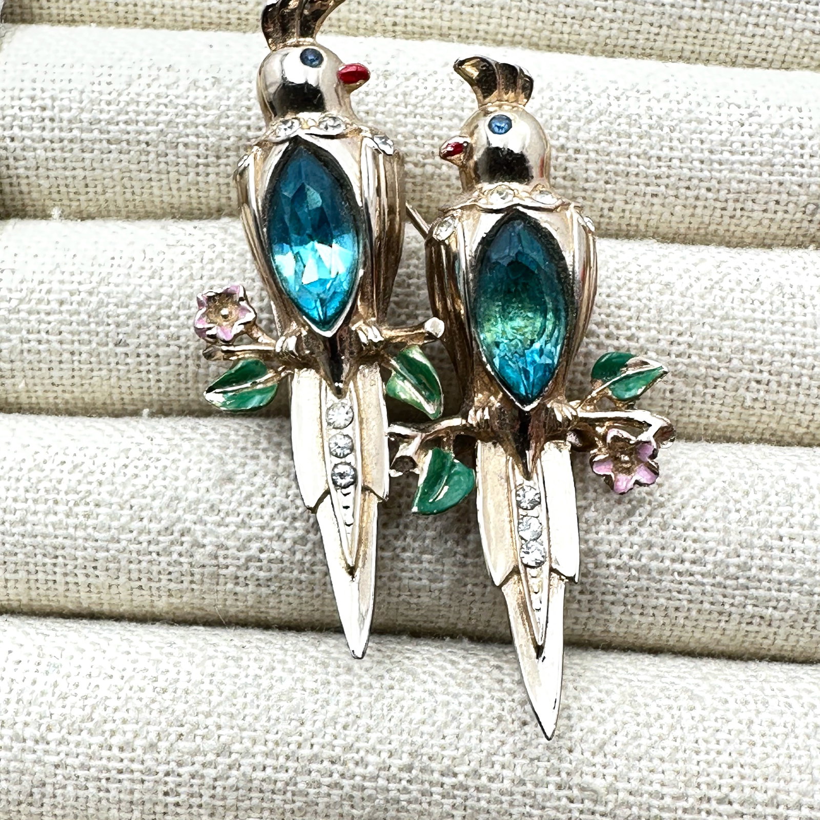 Vintage Coro Tropical Bird Rhinestone Gold Tone Duette Fur Clip Brooch Combination 2.5 Inch (1 of 2)