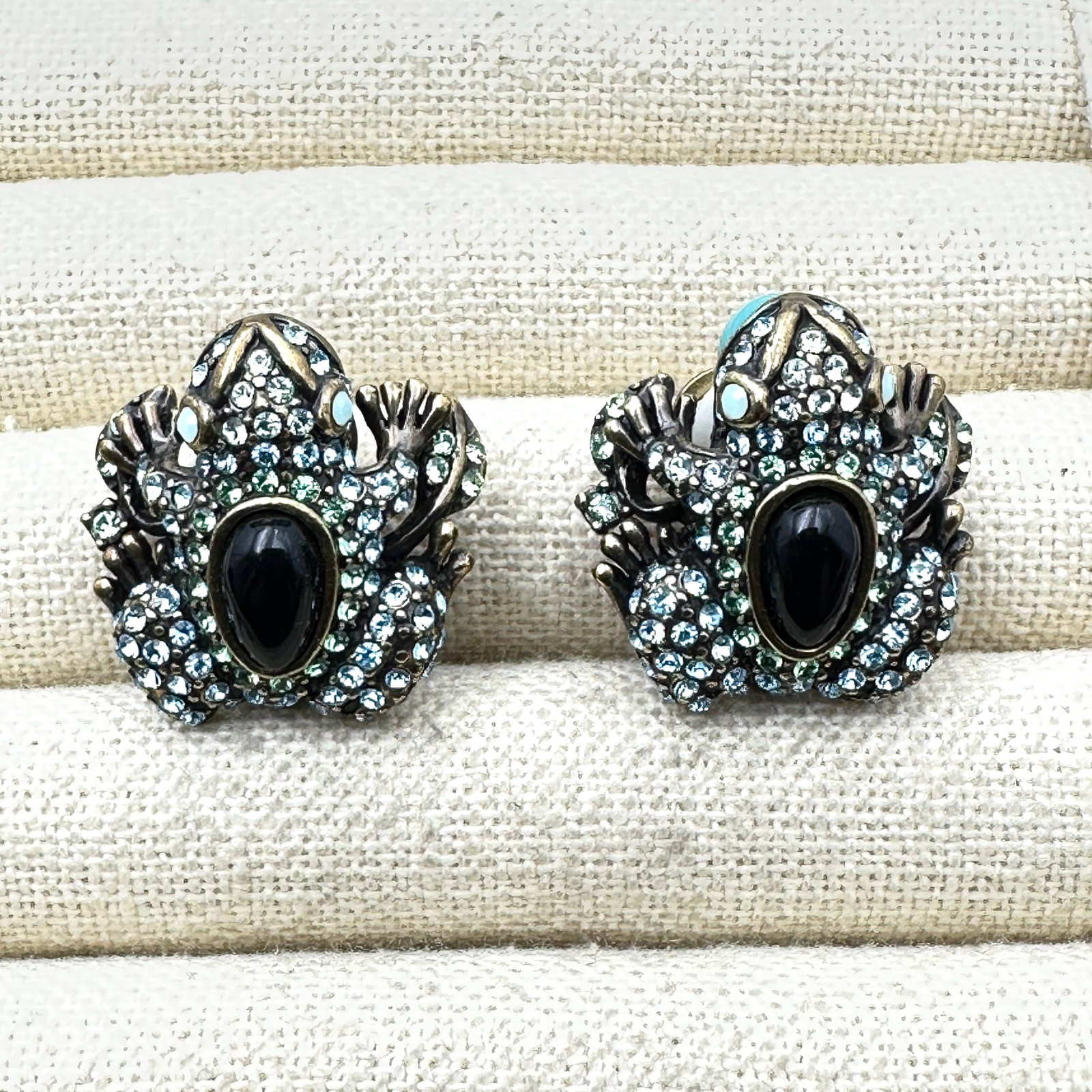 Heidi Daus Blue Green Crystal Antiqued Gold Tone Frog Design Clip Earrings (1 of 2)