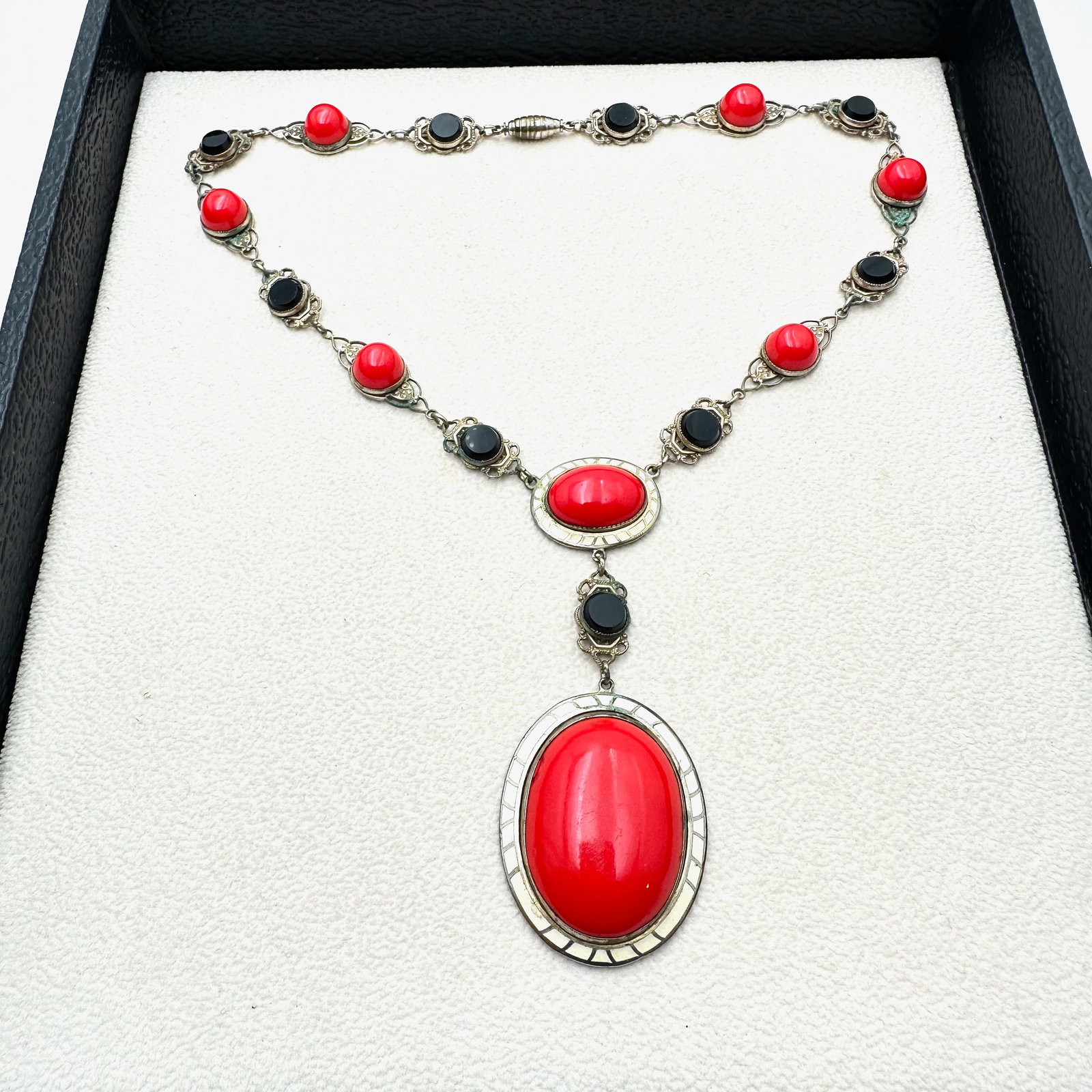 Antique Art Deco Red Black Glass White Enamel Gold Tone Pendant Necklace 15 Inch Wearable Length: Antique Art Deco Red Black Glass White Enamel Gold Tone Pendant Necklace 15 Inch Wearable Length