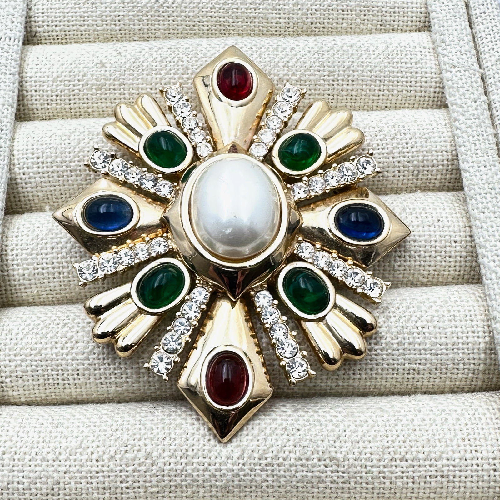 Vintage Ciner Gripoix Glass Faux Pearl Crystal Gold Tone Brooch Pin Pendant 3 Inch (1 of 2)