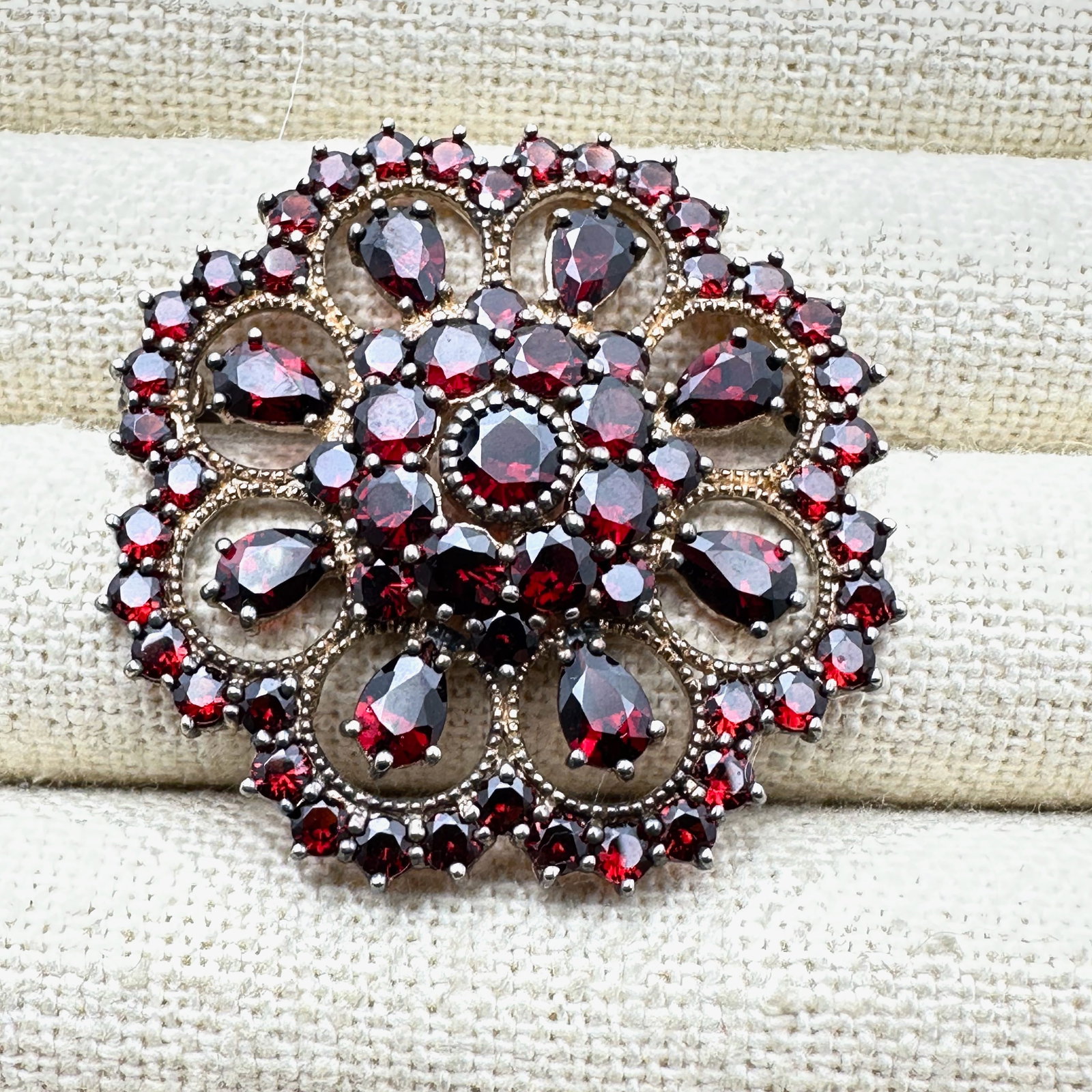 Antique Bohemian Garnet Czech Glass Gold Gilt Silver Brooch Pin 1.5 Inch: Antique Bohemian Garnet Czech Glass Gold Gilt Silver Brooch Pin 1.5 Inch