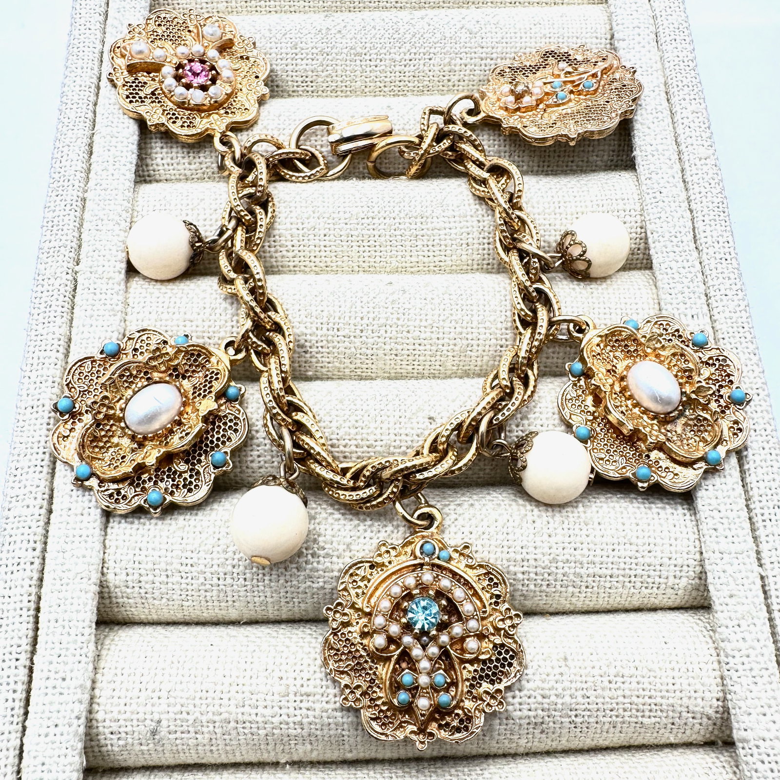 Vintage Gold Tone Fob Charm Bracelet Pink Blue Rhinestones 7 Inch Length: Vintage Gold Tone Fob Charm Bracelet Pink Blue Rhinestones 7 Inch Length