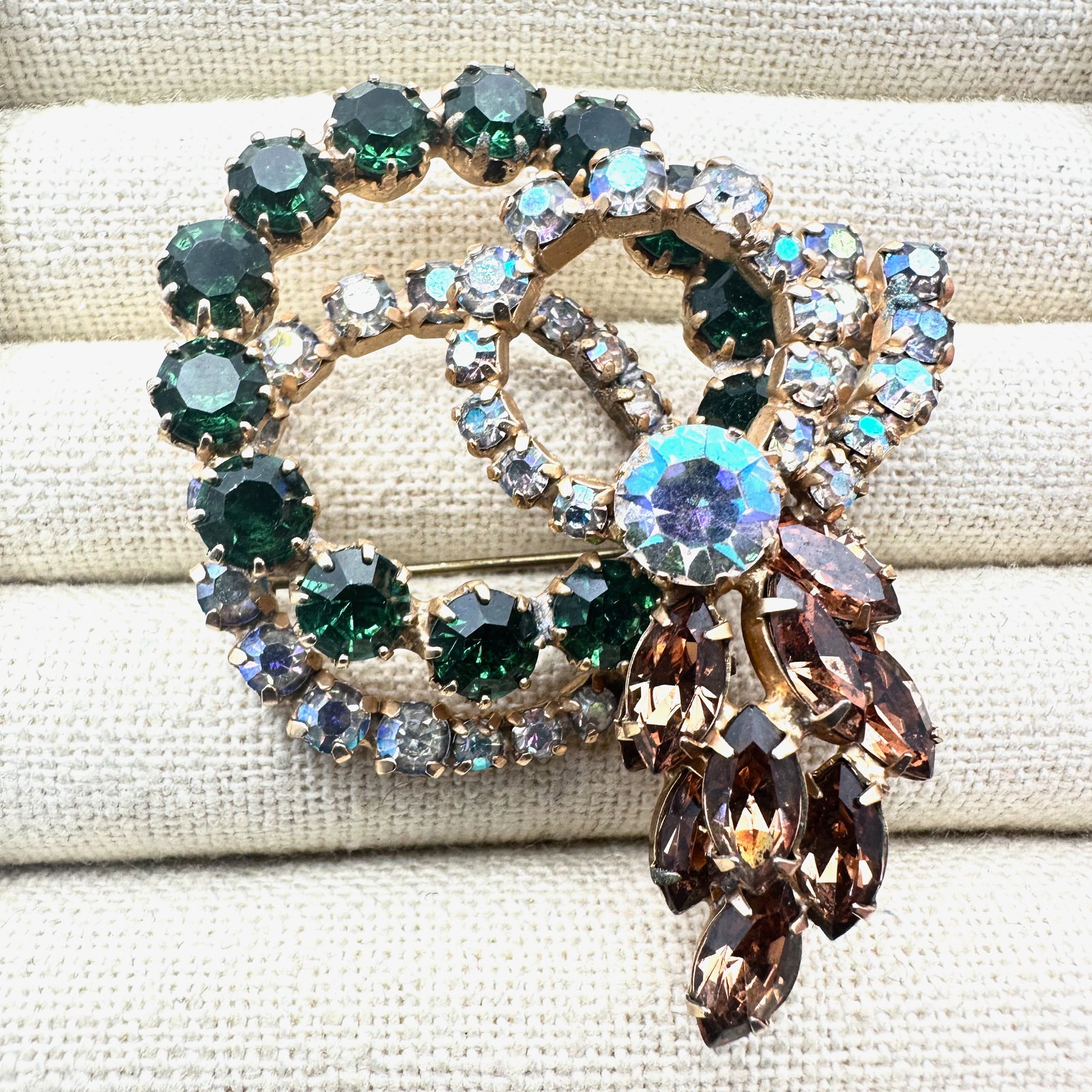 Vintage Green Multicolor Glass Rhinestone Gold Tone Brooch pin 2.25 Inch: Vintage Green Multicolor Glass Rhinestone Gold Tone Brooch pin 2.25 Inch