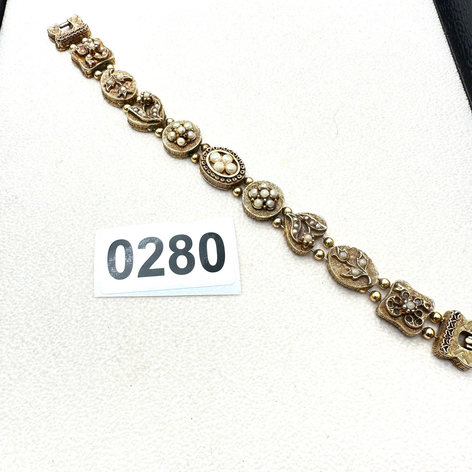 Vintage Faux Pearl Gold Tone Slide Bracelet 7 Inch: Vintage Faux Pearl Gold Tone Slide Bracelet 7 Inch