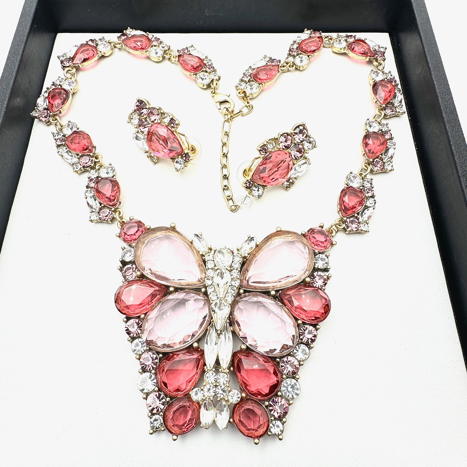 Huge Pink Glass Rhinestone Gold Tone Butterfly Necklace and Pierced Earrings 18 to 20 Inch: Huge Pink Glass Rhinestone Gold Tone Butterfly Necklace and Pierced Earrings 18 to 20 Inch