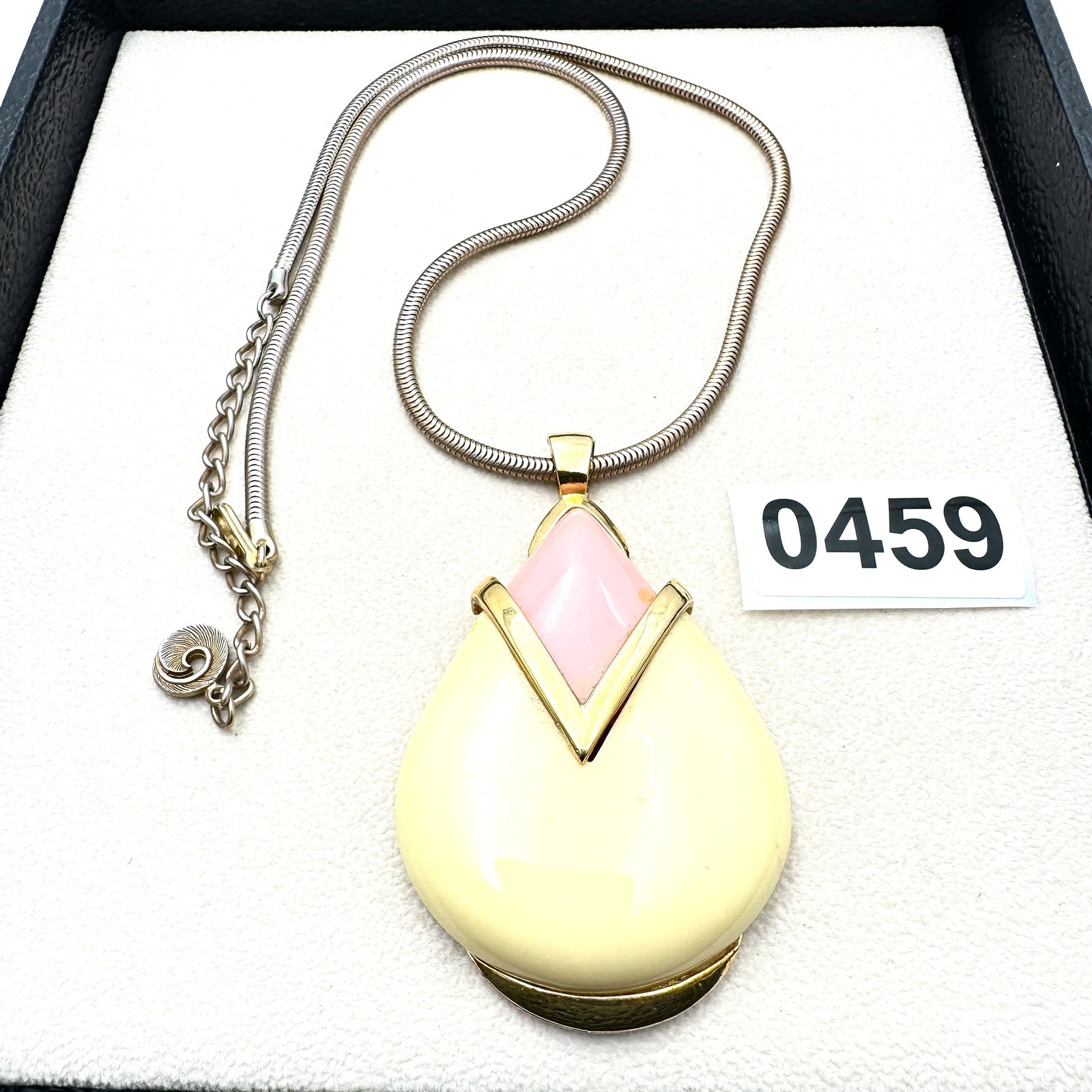 Vintage Pink and Off White Large Pendant Gold Tone Necklace 22 Inch Chain: Vintage Pink and Off White Large Pendant Gold Tone Necklace 22 Inch Chain