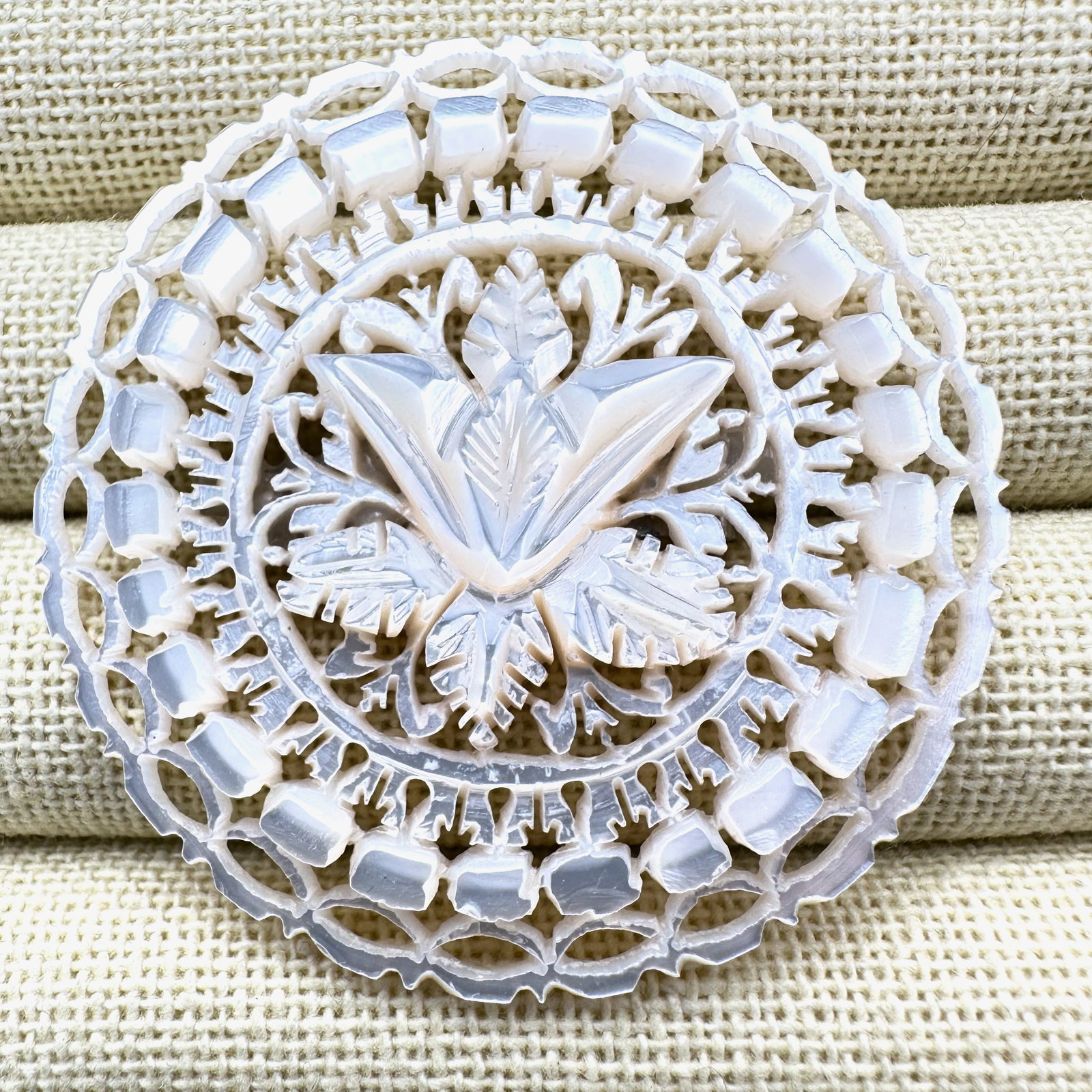 Vintage Intricate Carved Mother of Pearl Brooch Pin 2 Inch: Vintage Intricate Carved Mother of Pearl Brooch Pin 2 Inch