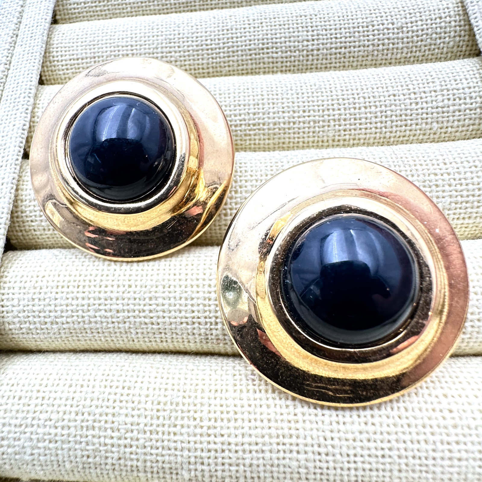 Vintage Les Bernard Black and Gold Tone Clip Earrings 1.25 Inch (1 of 2)
