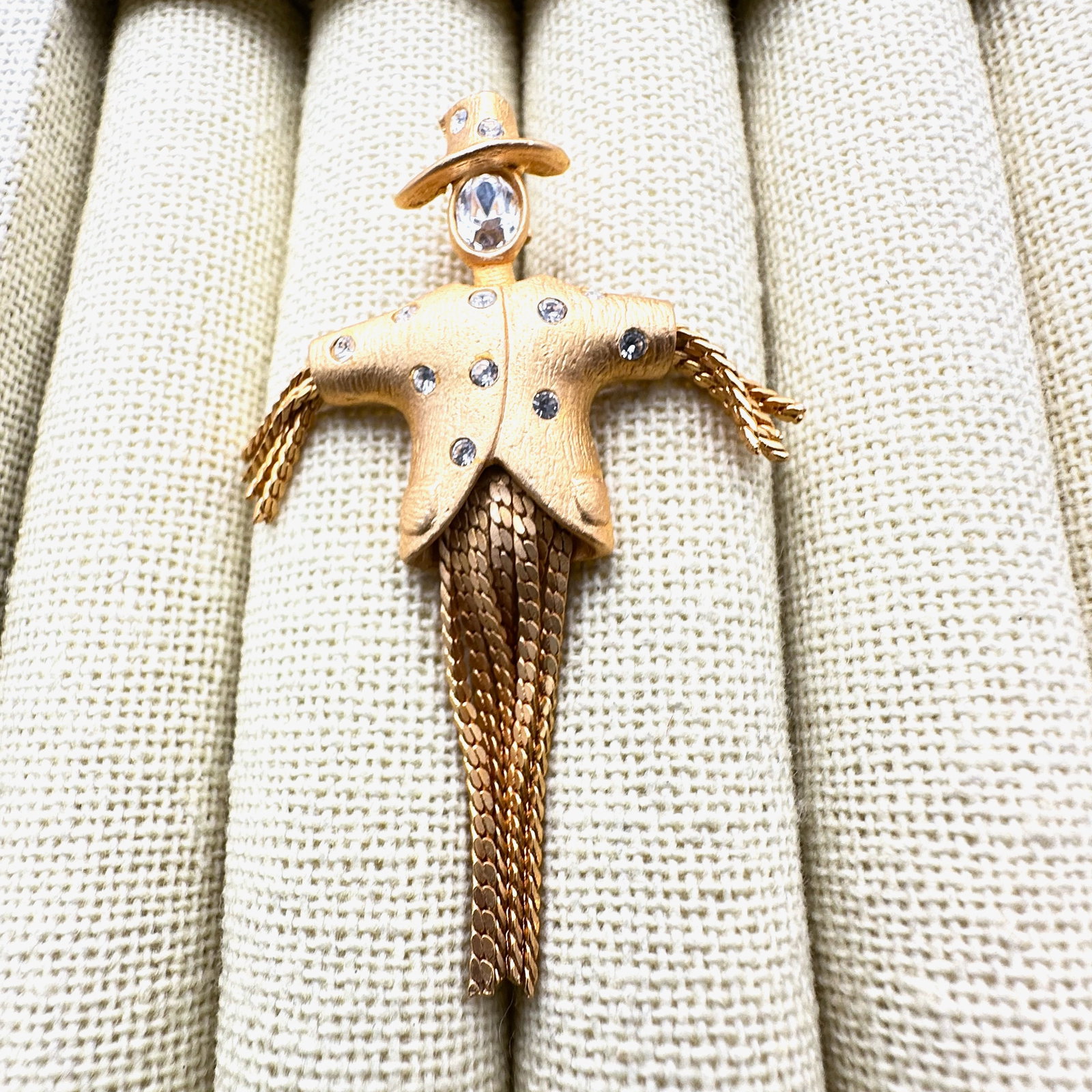 Vintage Clear Crystal Gold Tone Scarecrow Brooch Pin Figural: Vintage Clear Crystal Gold Tone Scarecrow Brooch Pin Figural