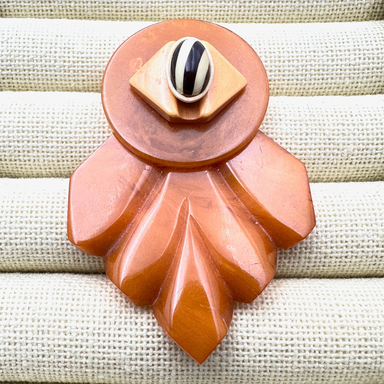 Vintage Carved Butterscotch Bakelite Brooch Pin 2.5 Inch: Vintage Carved Butterscotch Bakelite Brooch Pin 2.5 Inch