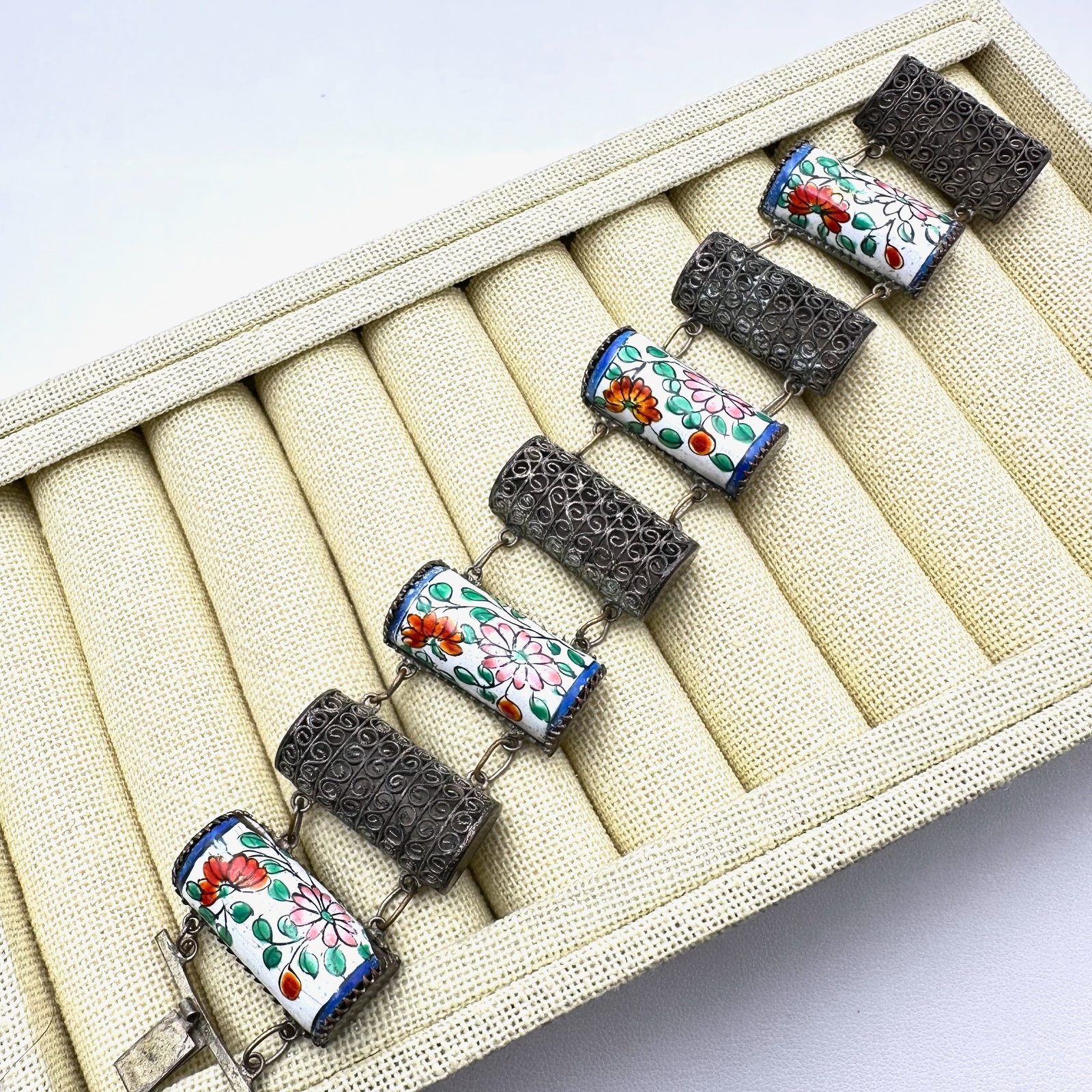 Vintage Multicolor Enamel and Silver Tone Filigree Bracelet 7 Inch: Vintage Multicolor Enamel and Silver Tone Filigree Bracelet 7 Inch