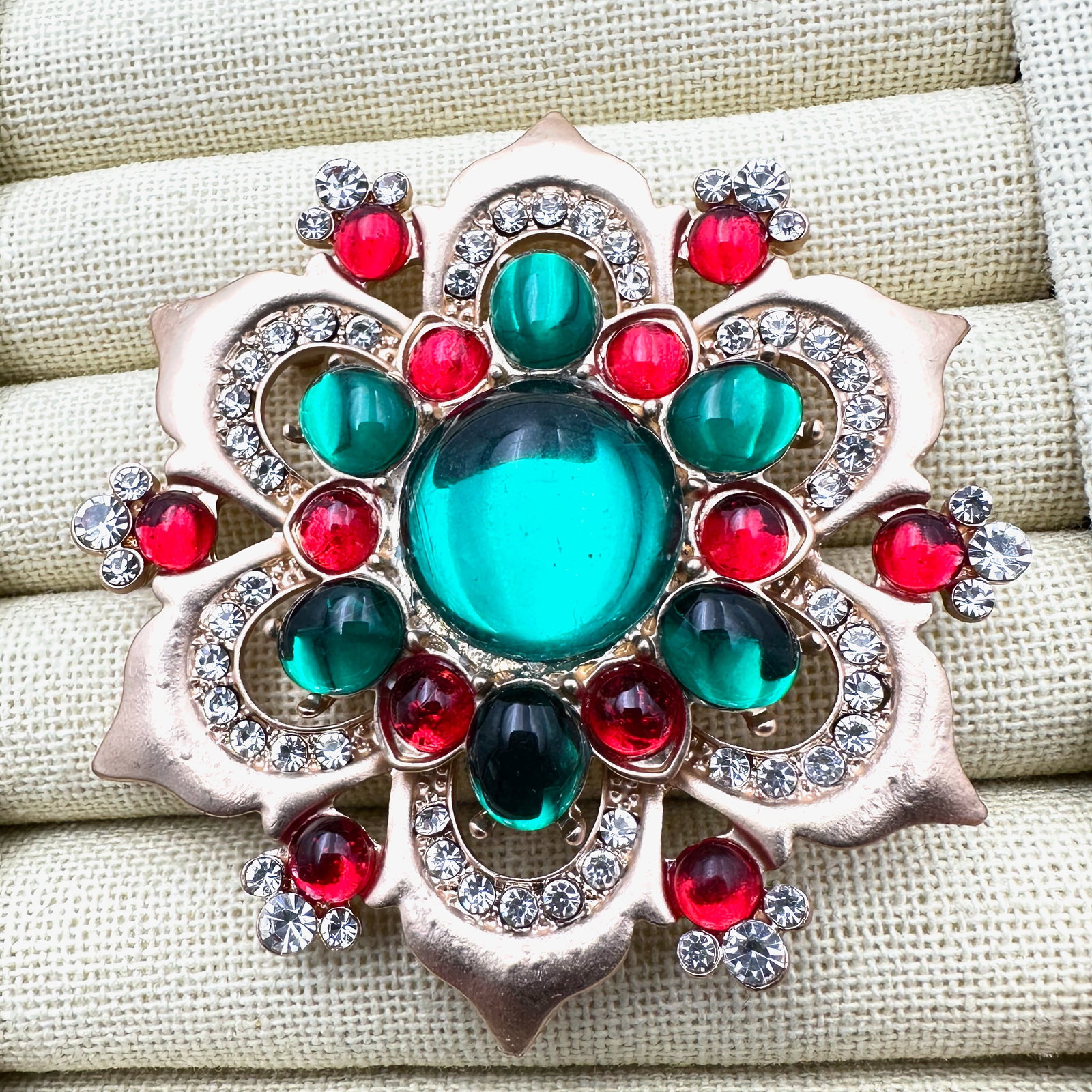 Red and Green Cabochon Matte Gold Tone Brooch Pin 3 Inch (1 of 2)