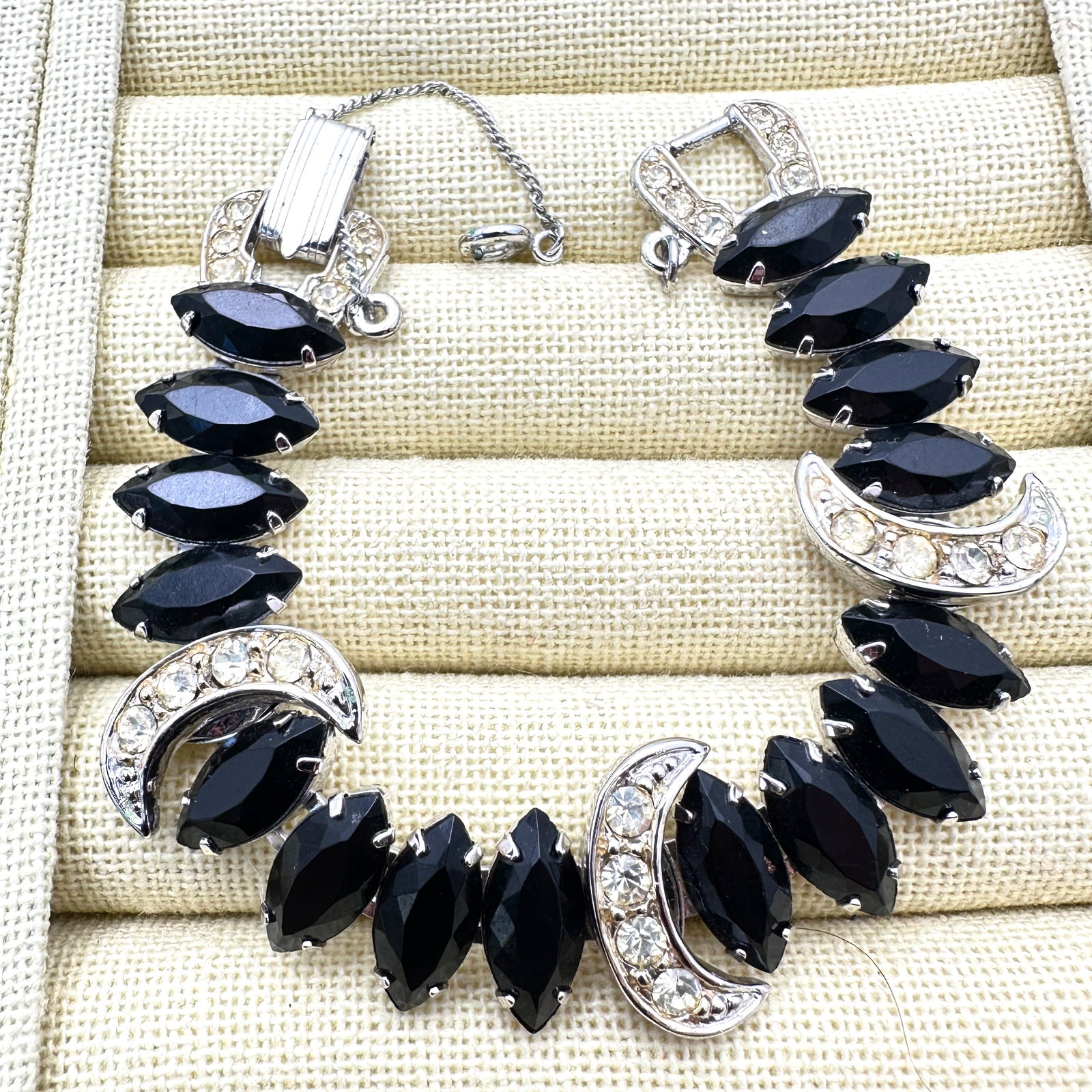 Vintage Sarah Coventry Black and Clear Glass Rhinestone Silver Tone Bracelet 7 Inch: Vintage Sarah Coventry Black and Clear Glass Rhinestone Silver Tone Bracelet 7 Inch
