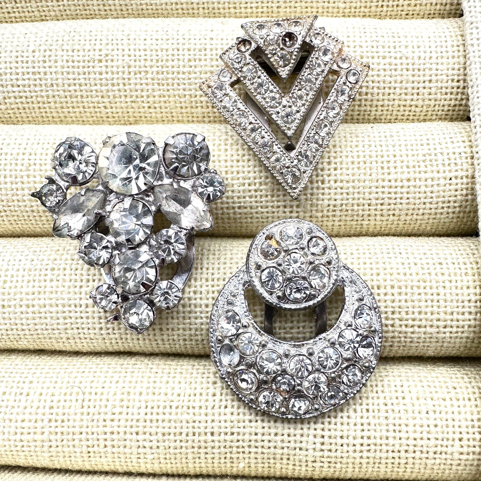 Antique Vintage Lot of Clear Rhinestone Silver Tone Fur Clips (1 of 2)