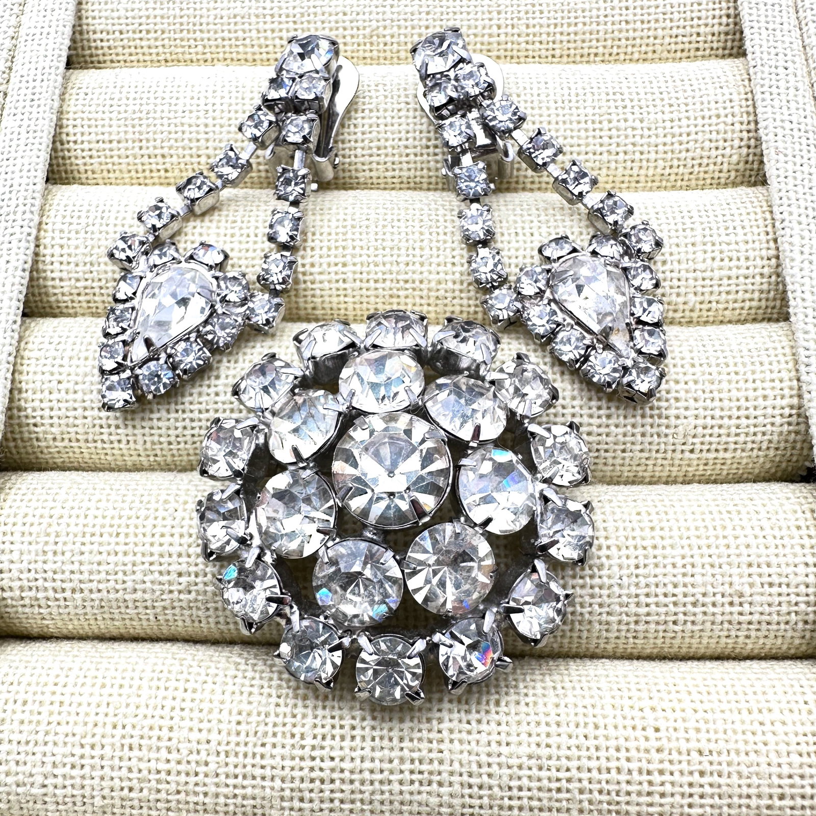 Vintage Weiss Clear Glass Rhinestone Silver Tone Brooch Pin and Clip Earrings Set (1 of 2)