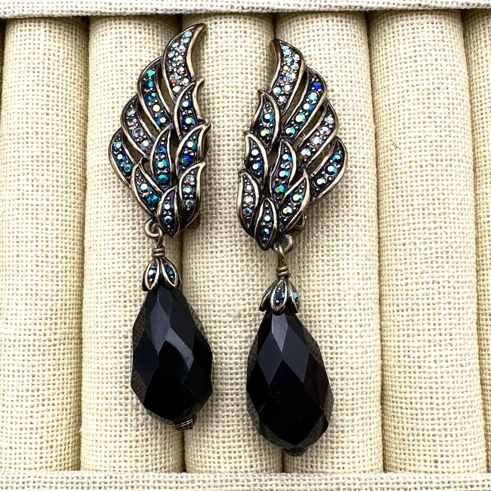 Vintage Heidi Daus Crystal Glass Drop Bronze Tone Clip Earrings 3 Inch Length (1 of 2)