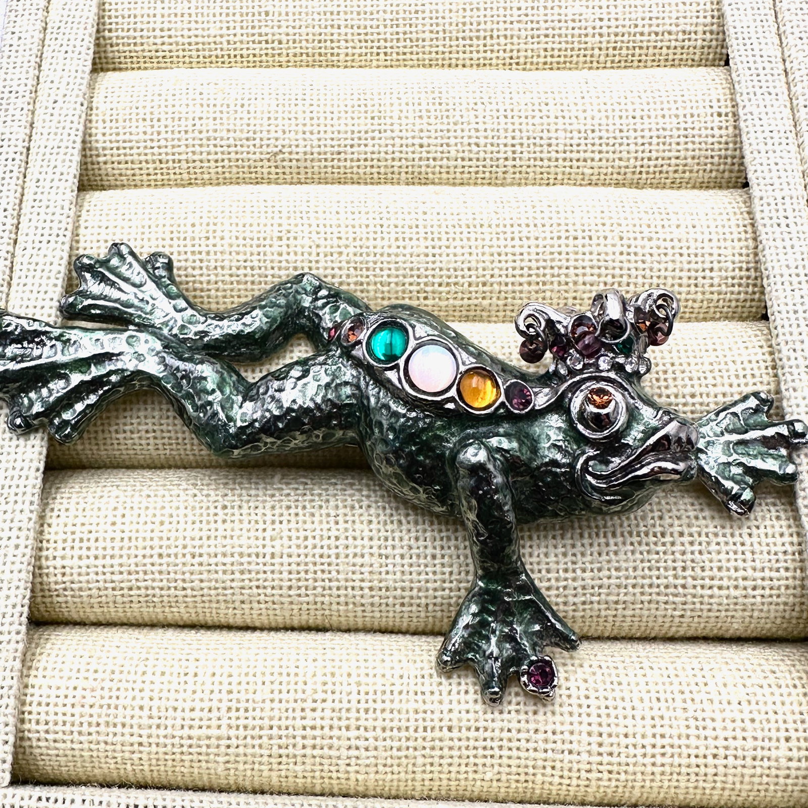 Vintage Sweet Romance Jeweled Green Enamel Frog Prince Brooch Pin 3.75 Inch Signed K.E. 1995: Vintage Sweet Romance Jeweled Green Enamel Frog Prince Brooch Pin 3.75 Inch Signed K.E. 1996