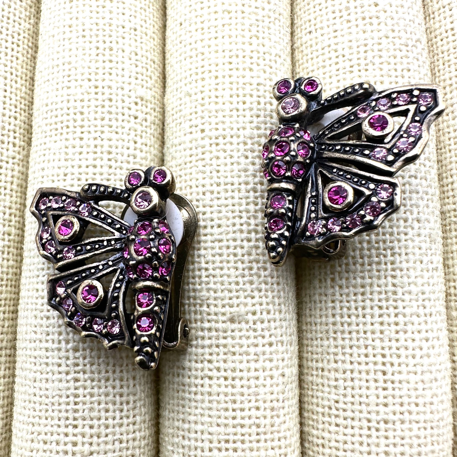 Heidi Daus Pink Crystal Butterfly Bronze Tone Clip Earrings 1 Inch (1 of 2)