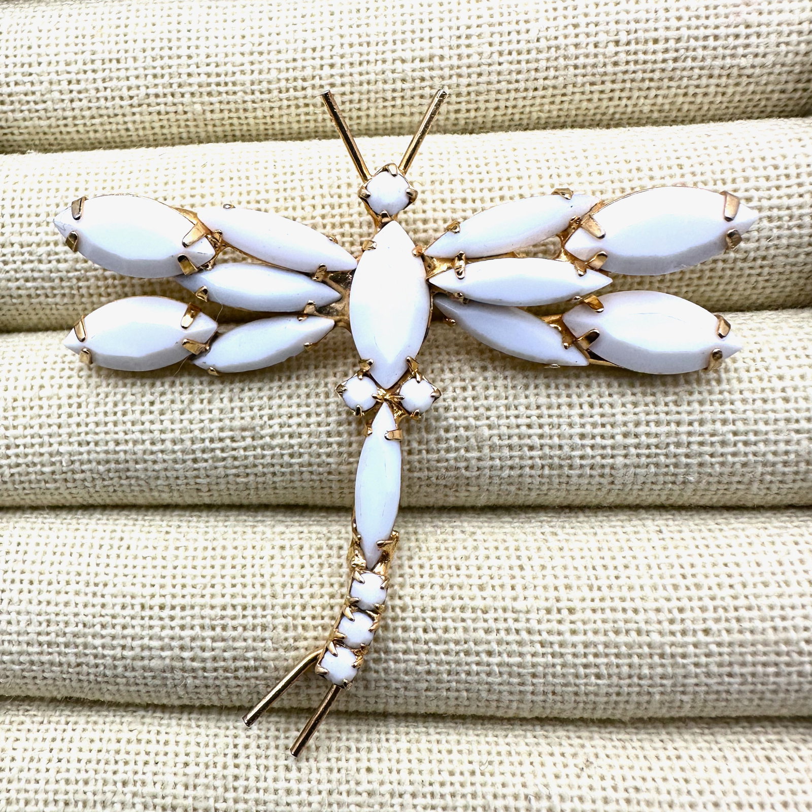 Vintage White Milk Glass Rhinestone Butterfly Gold Tone Brooch Pin 2.5 Inch: Vintage White Milk Glass Rhinestone Butterfly Gold Tone Brooch Pin 2.5 Inch