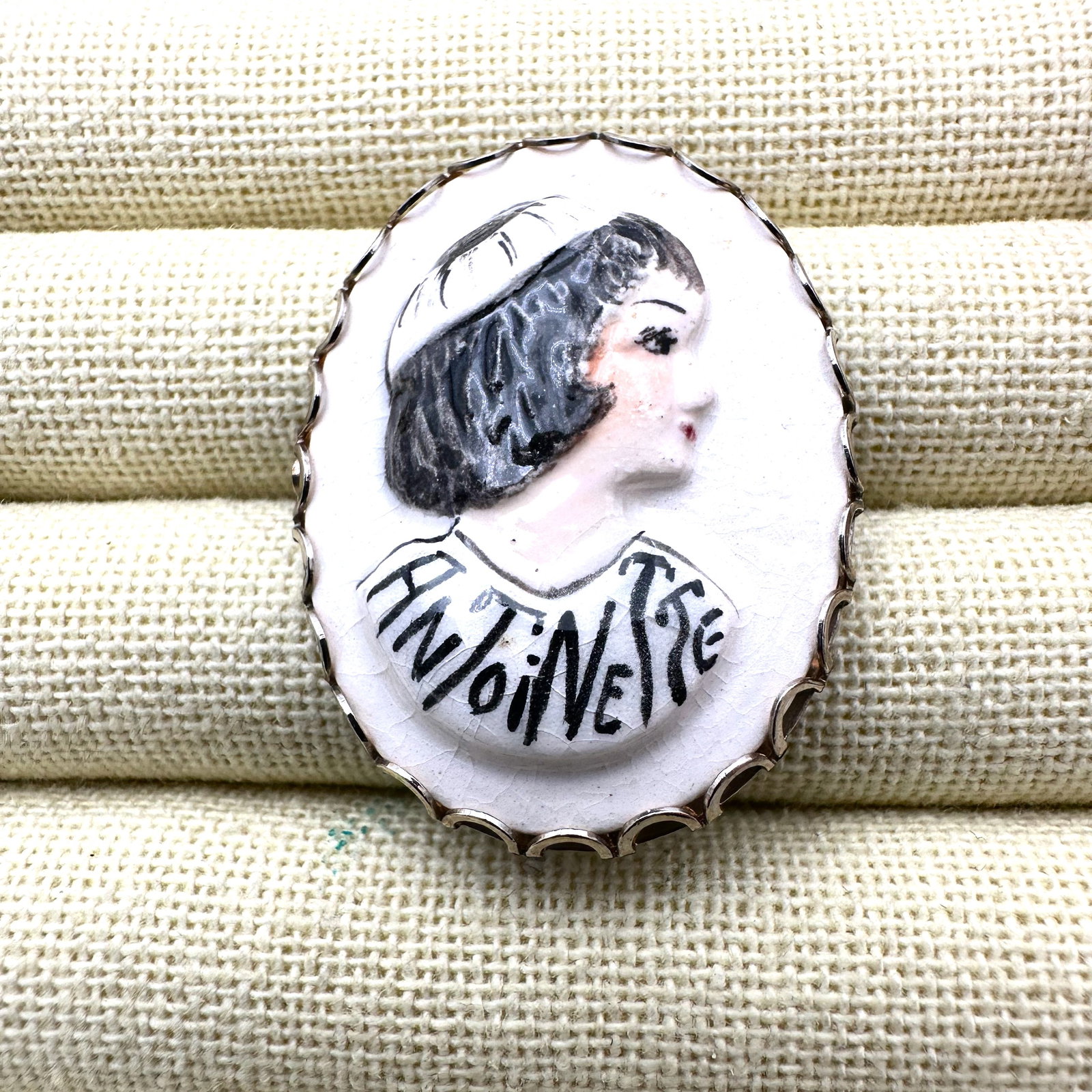 Vintage Antoinette Ceramic Hand Painted Brooch Pin 2 Inch: Vintage Antoinette Ceramic Hand Painted Brooch Pin 2 Inch