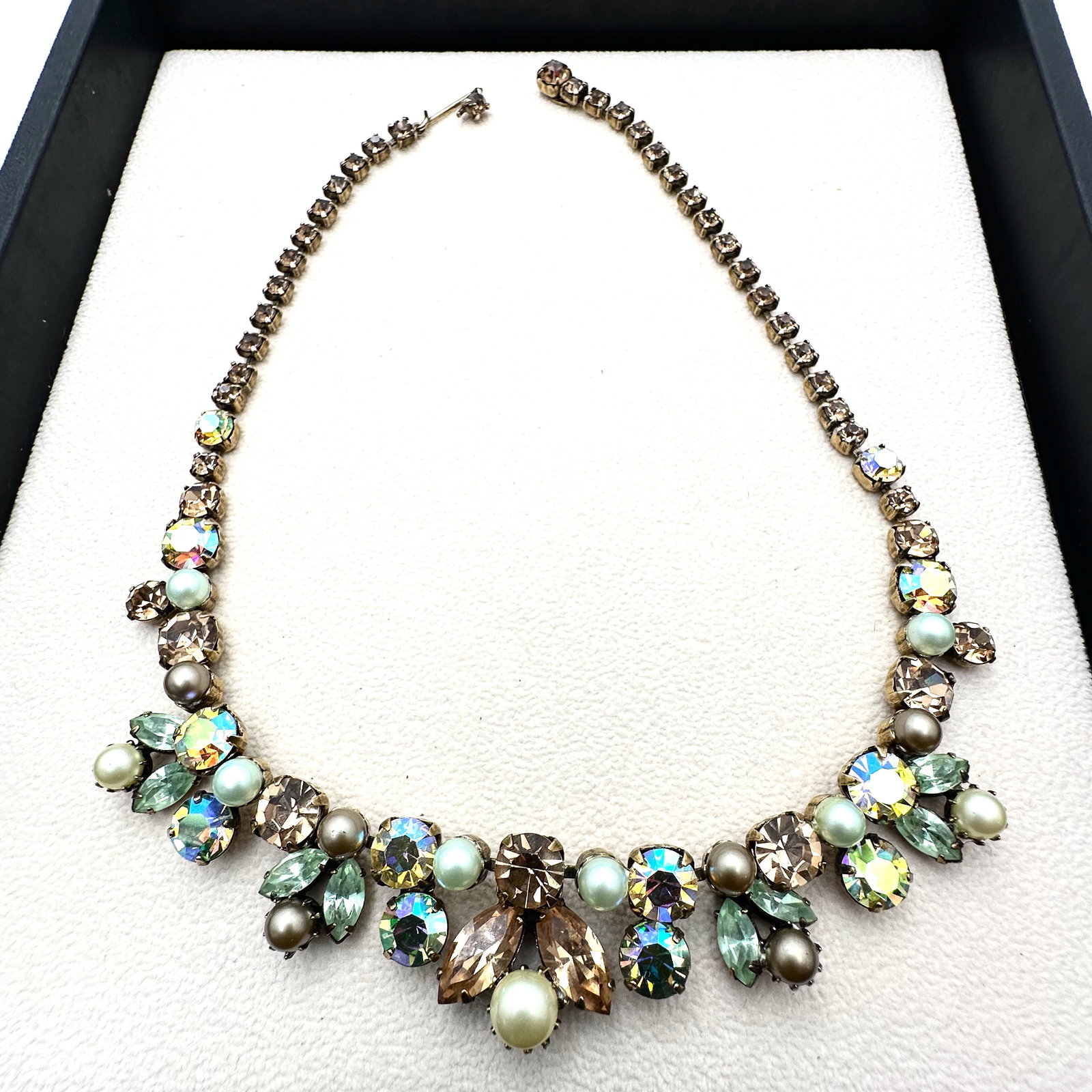 Vintage Regency Yellow Amber Faux Pearl Gold Tone Necklace 16 Inch (1 of 2)
