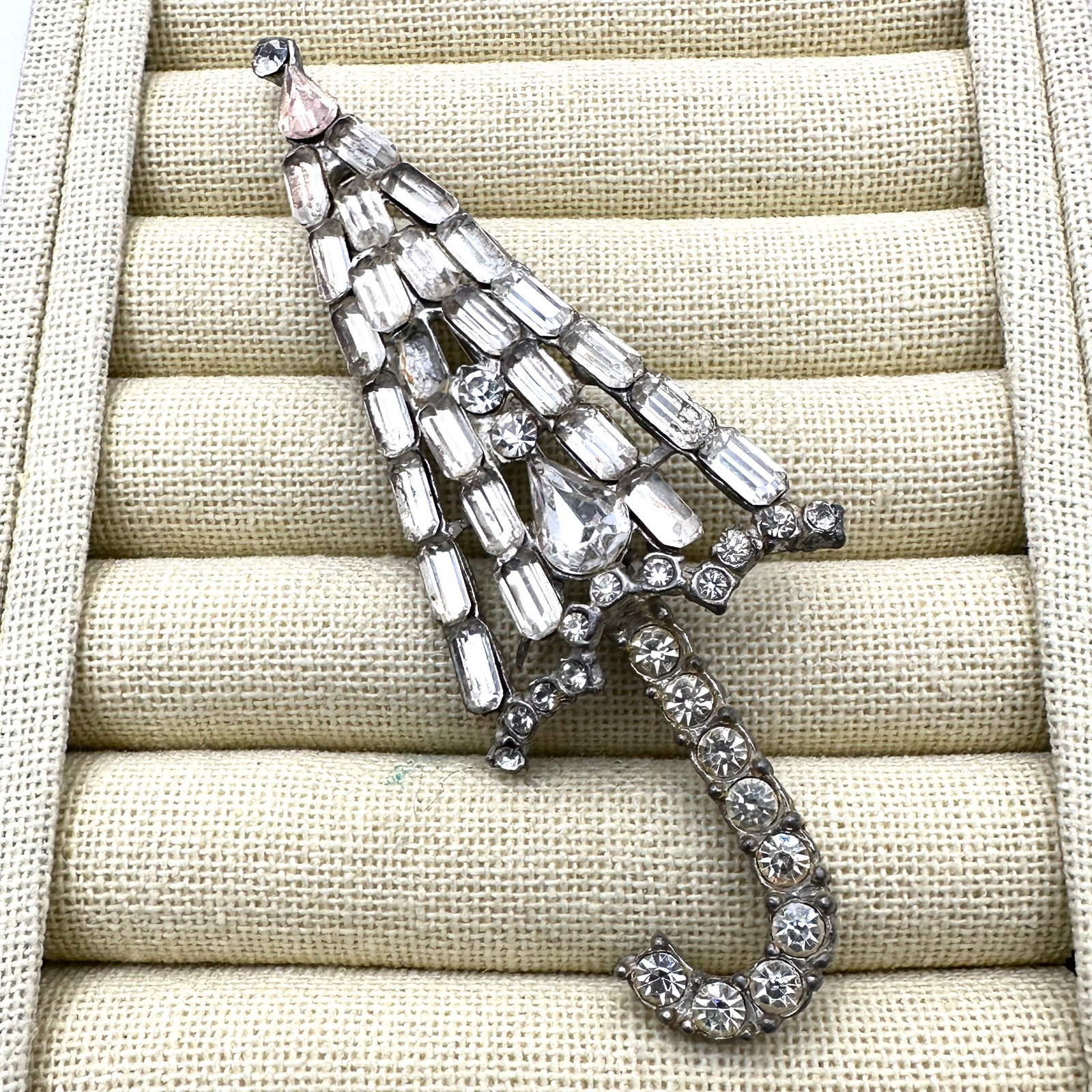Antique 1940s Era Clear Rhinestone Silver Pot Metal Umbrella Brooch Pin 4 Inch: Antique 1940s Era Clear Rhinestone Silver Pot Metal Umbrella Brooch Pin 4 Inch