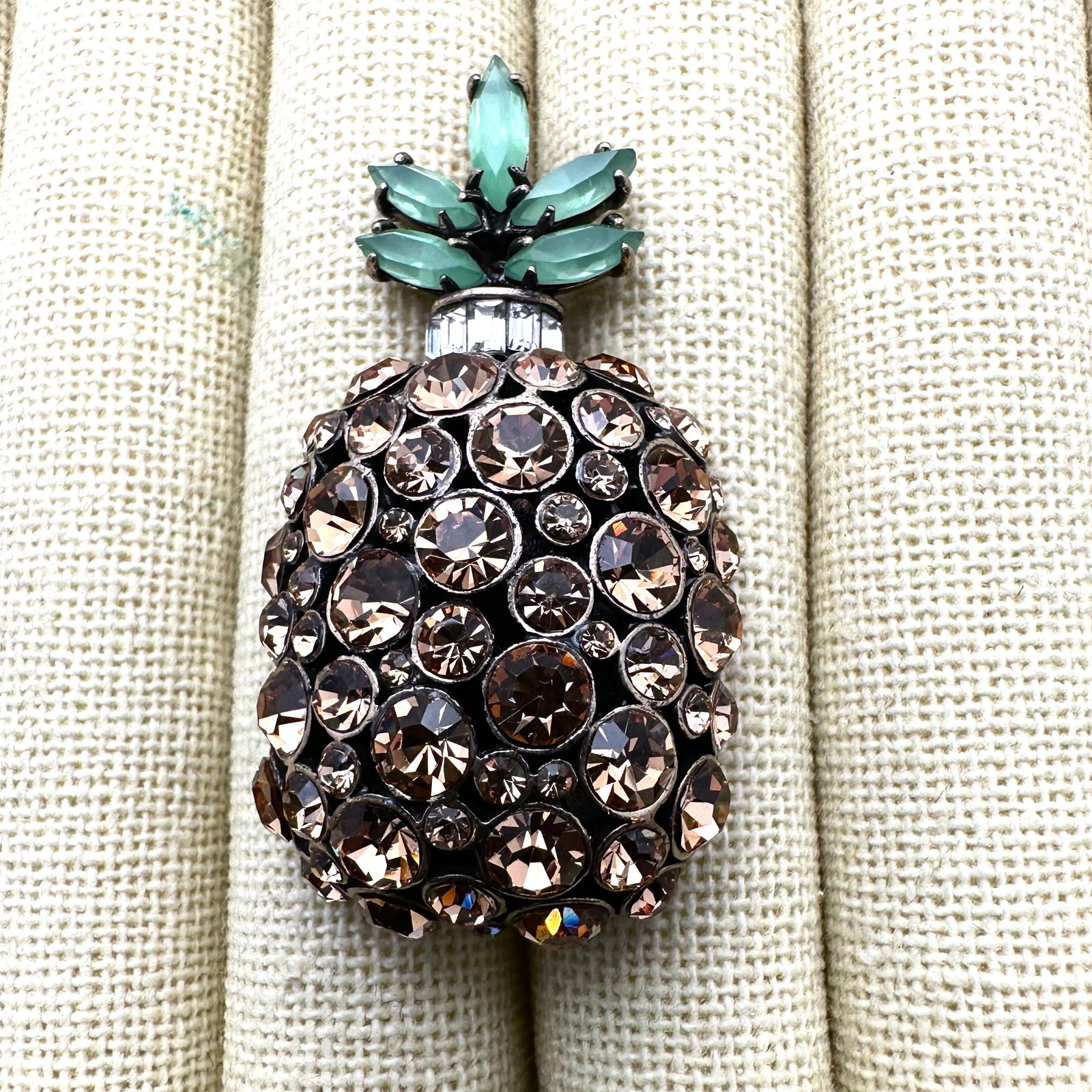 Amber and Green Glass Rhinestone Gold Tone Fruit Pineapple Brooch Pin 2 Inch: Amber and Green Glass Rhinestone Gold Tone Fruit Pineapple Brooch Pin 2 Inch