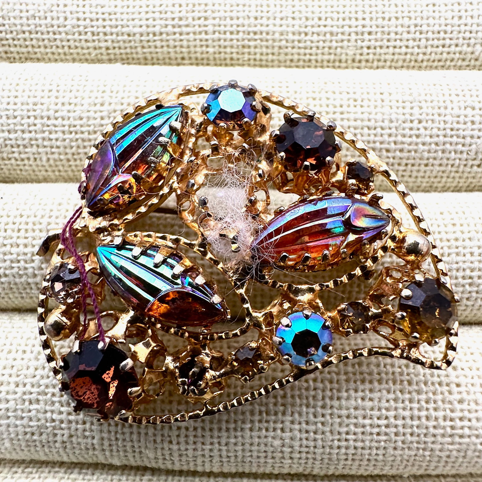 Vintage Aurora Borealis Pressed Glass Rhinestone Gold Tone Brooch Pin 2 Inch: Vintage Aurora Borealis Pressed Glass Rhinestone Gold Tone Brooch Pin 2 Inch