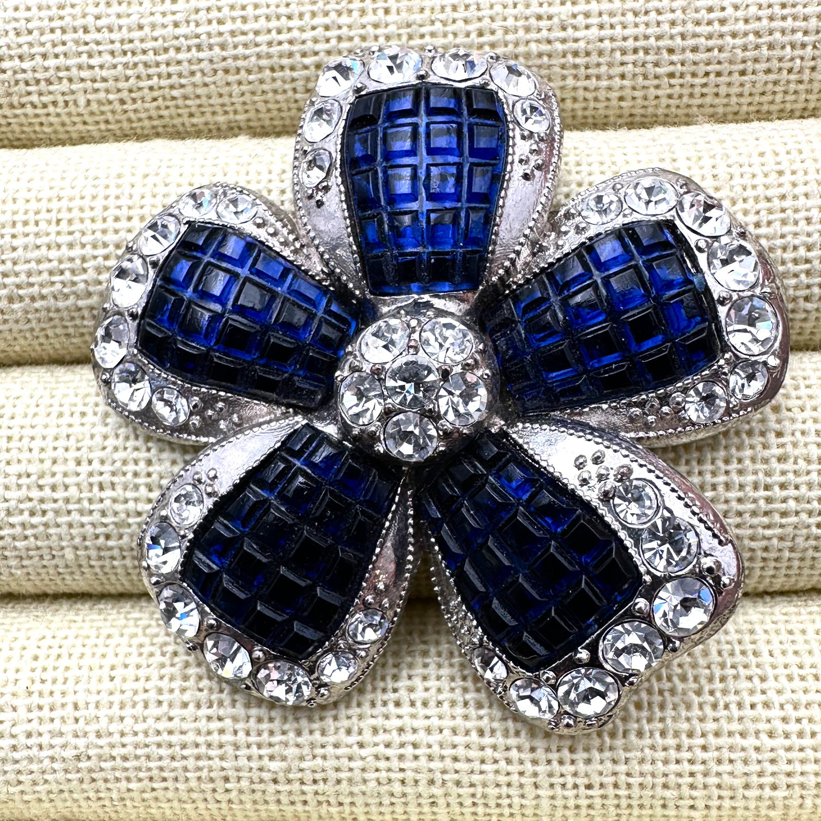 Vintage Avon Navy. Blue and Clear Glass Rhinestone Silver Tone Flower Brooch Pin: Vintage Avon Navy. Blue and Clear Glass Rhinestone Silver Tone Flower Brooch Pin