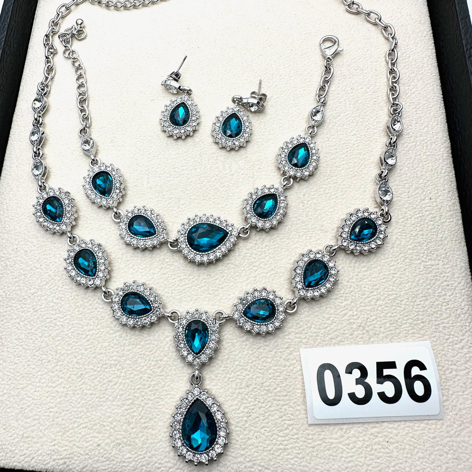 Vintage and Modern Jewelry Collection Group Cobalt Blue Crystal Silver Tone Necklace Bracelt and: Vintage and Modern Jewelry Collection Group Cobalt Blue Crystal Silver Tone Necklace Bracelt and Pierced Earrings
