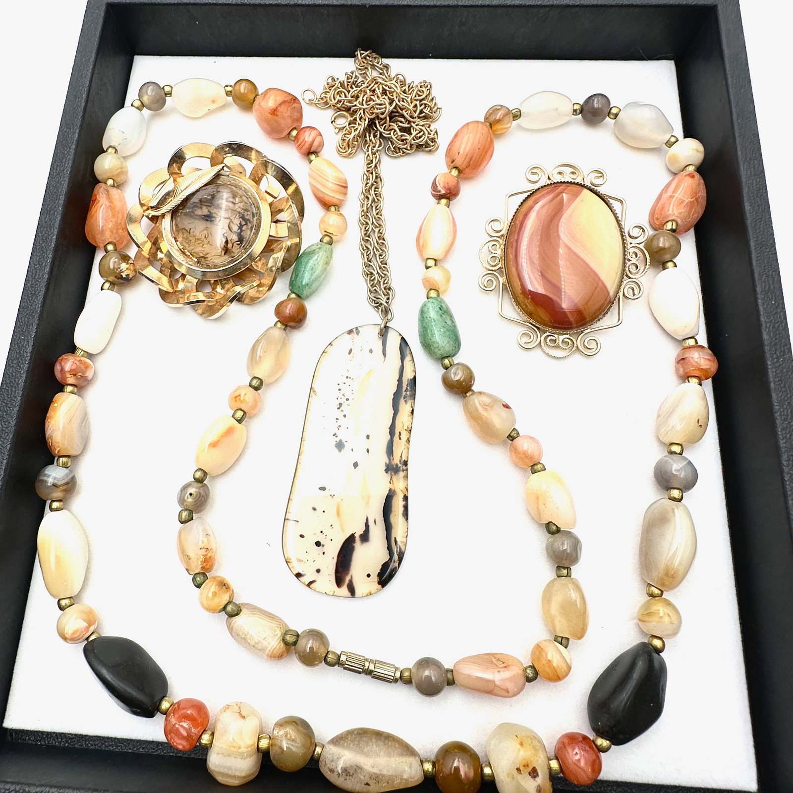 Vintage and Modern Jewelry Collection Group Agate Gemstone Necklace Pendant Brooches (1 of 2)