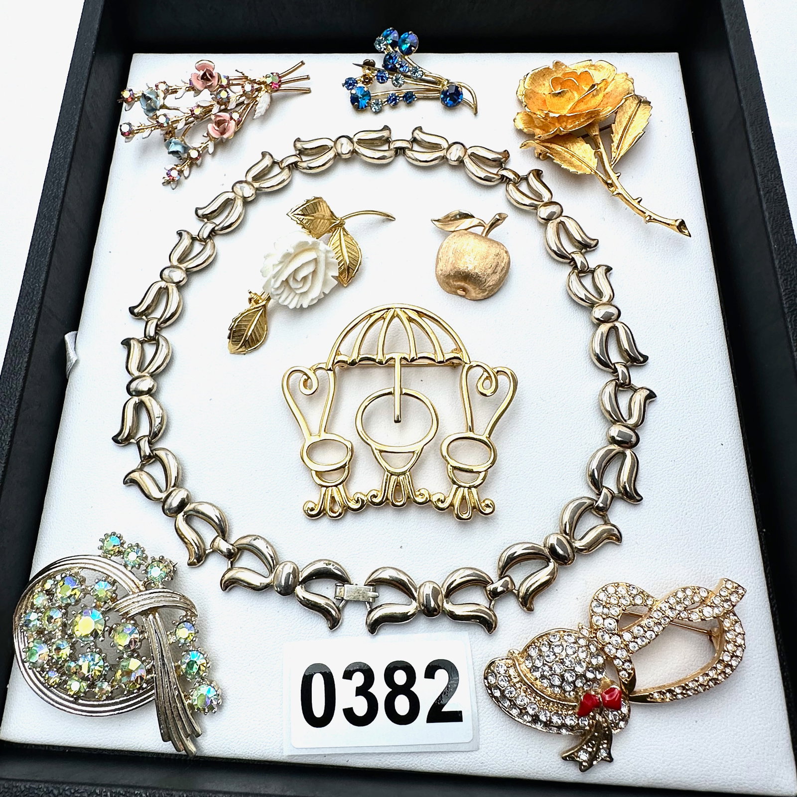 Vintage and Modern Jewelry Collection Group Gold Tone Bow Necklace Rhinestone Brooches Cafe Brooch (1 of 2)