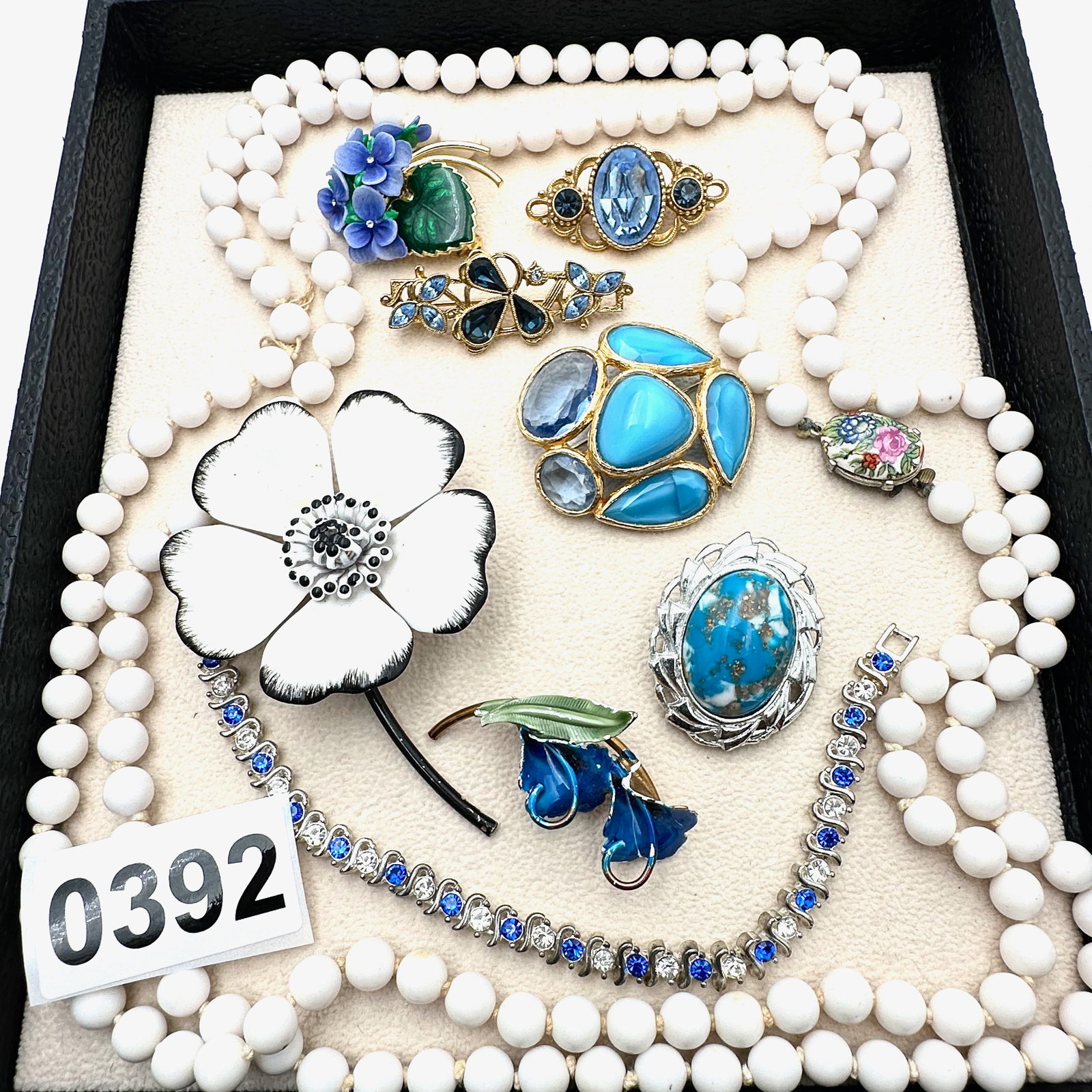 Vintage and Modern Jewelry Collection Group Glass Necklace Enamel Flower Brooch 2 1928 Brand: Vintage and Modern Jewelry Collection Group Glass Necklace Enamel Flower Brooch 2 1928 Brand Brooches
