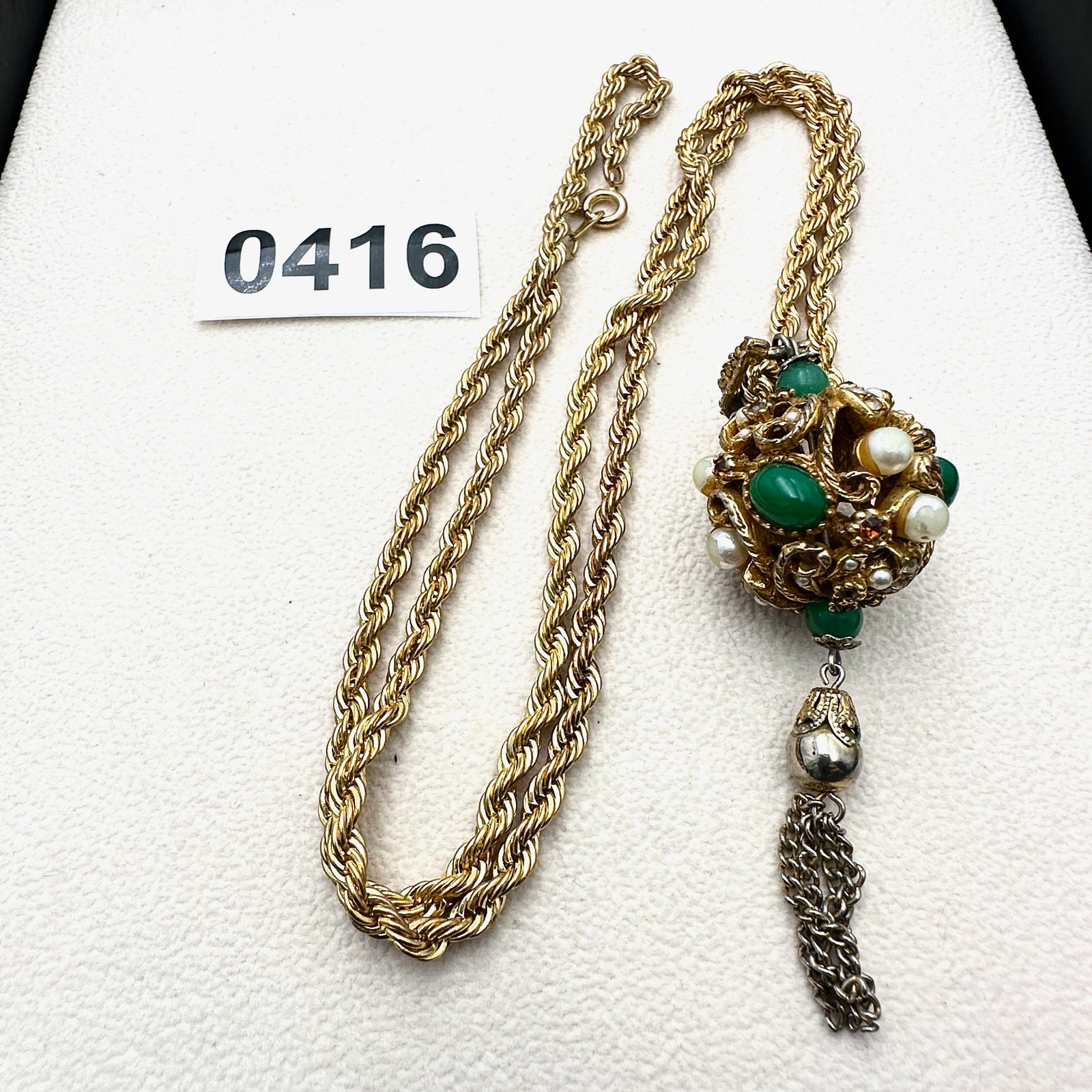 Vintage Faux Pearl Green Glass Cabochon Gold Tone Pendant Necklace 28 Inch Chain: Vintage Faux Pearl Green Glass Cabochon Gold Tone Pendant Necklace 28 Inch Chain