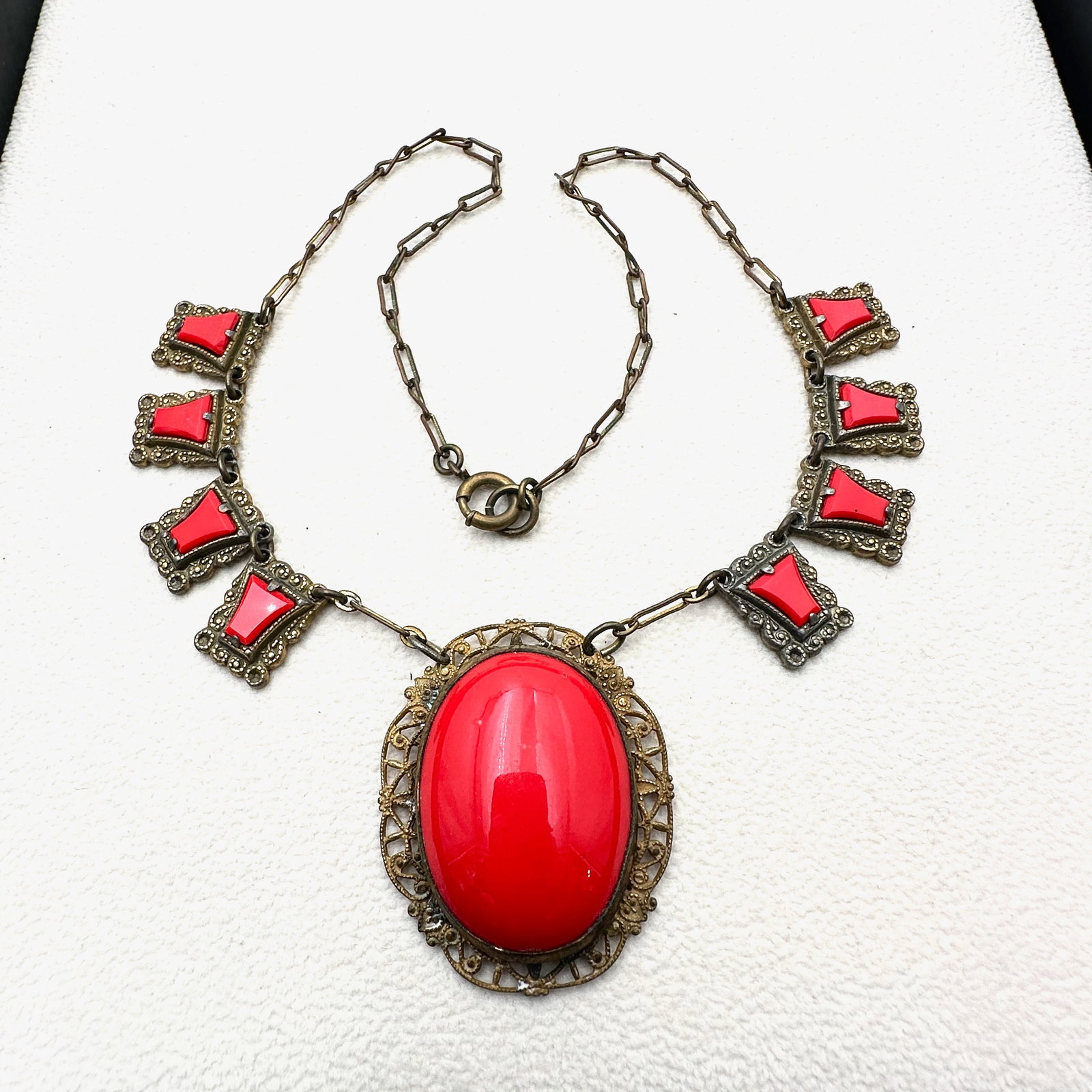 Antique Art Deco Red Czech Glass Antiqued Gold Tone Filigree Necklace 15 Inch Wearable Length: Antique Art Deco Red Czech Glass Antiqued Gold Tone Filigree Necklace 15 Inch Wearable Length