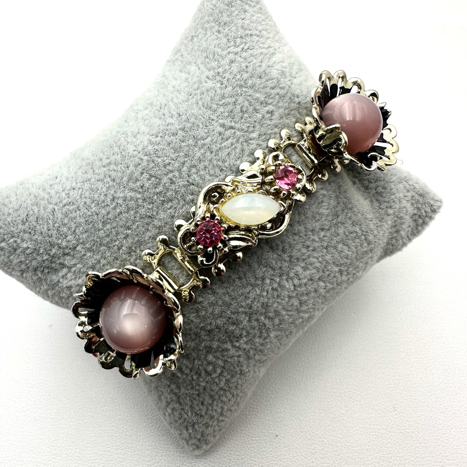 Vintage Pink Rhinestone Gold Tone Bracelet 7 Inch: Vintage Pink Rhinestone Gold Tone Bracelet 7 Inch