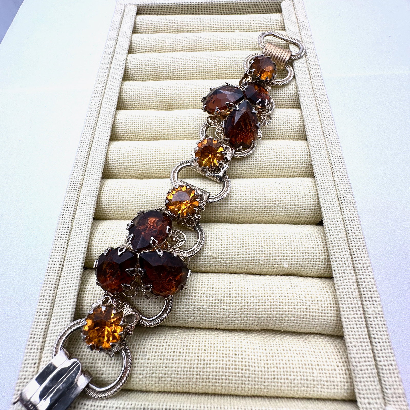 Vintage Orange and Amber Glass Rhinestone Gold Tone Book Chain Bracelet 7 Inch: Vintage Orange and Amber Glass Rhinestone Gold Tone Book Chain Bracelet 7 Inch