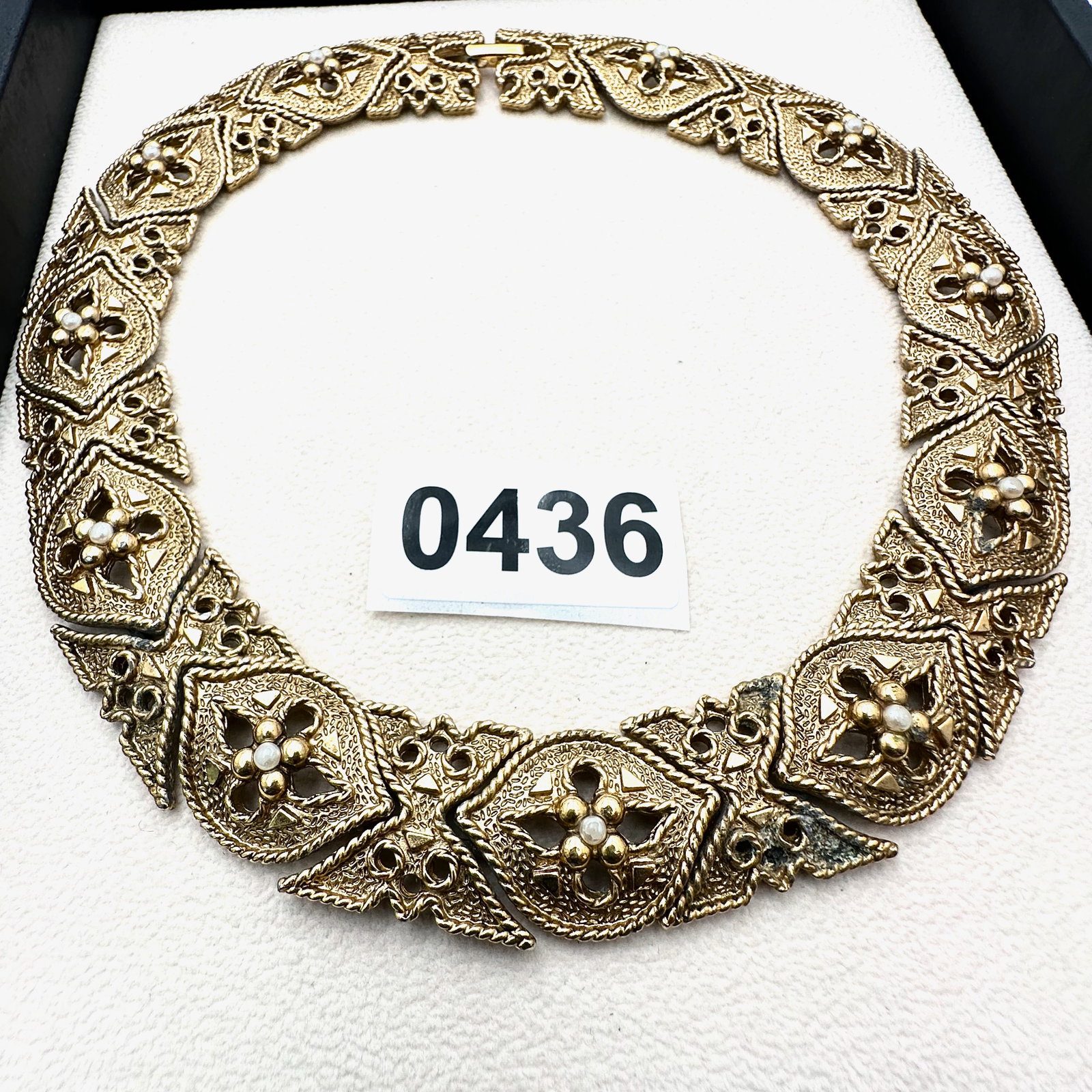 Vintage Gold Tone Faux Pearl Choker Necklace 16 Inch Heavy Quality: Vintage Gold Tone Faux Pearl Choker Necklace 16 Inch Heavy Quality