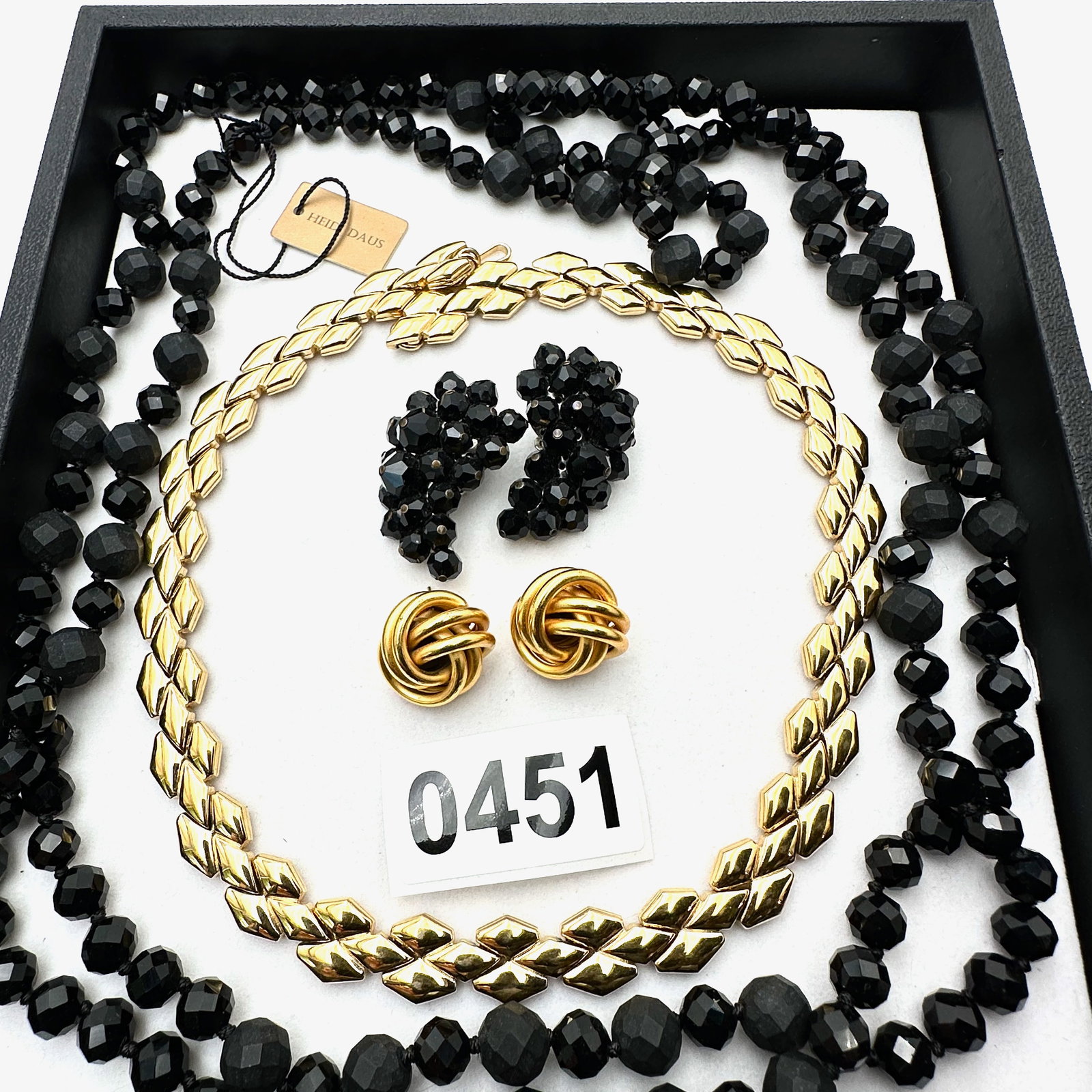 Vintage and Modern Jewelry Collection Group Heidi Daus Black Beads Gold Tone Necklace Laguna (1 of 2)