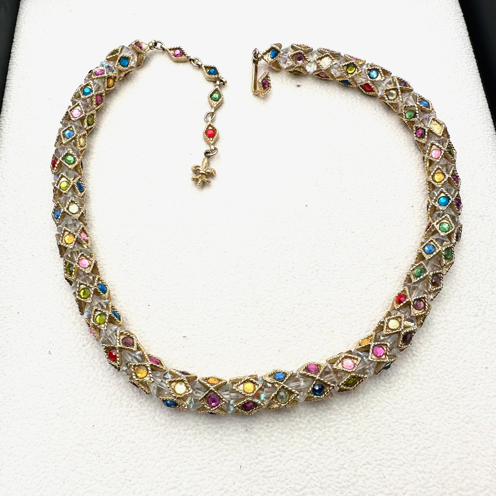 Vintage Trifari Multi Color Glass Rhinestone Gold Tone Choker Necklace 16 Inch (1 of 2)
