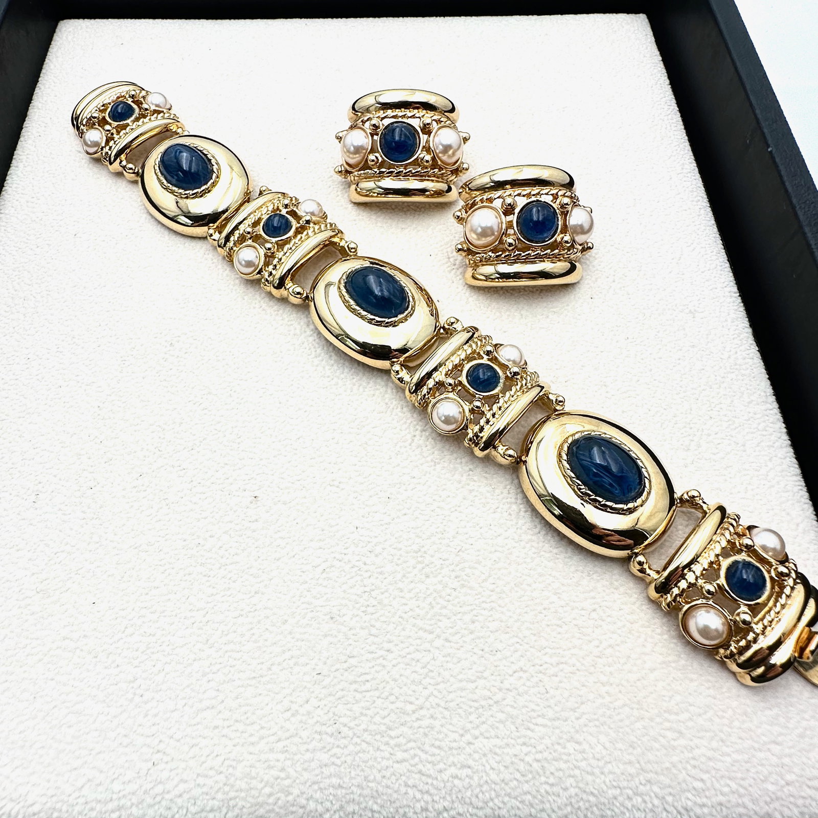 Vintage Joan Rivers Blue Cabochon Gold Tone Bracelet and Clip Earrings Set (1 of 2)