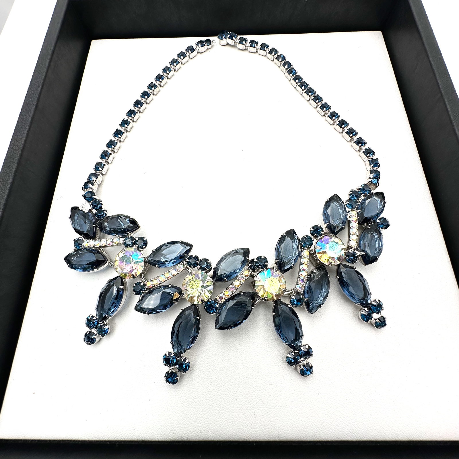 Vintage Juliana Blue and Clear Glass Rhinestone Silver Tone Necklace Missing Hook at End of Left: Vintage Juliana Blue and Clear Glass Rhinestone Silver Tone Necklace Missing Hook at End of Left Lide of Necklace