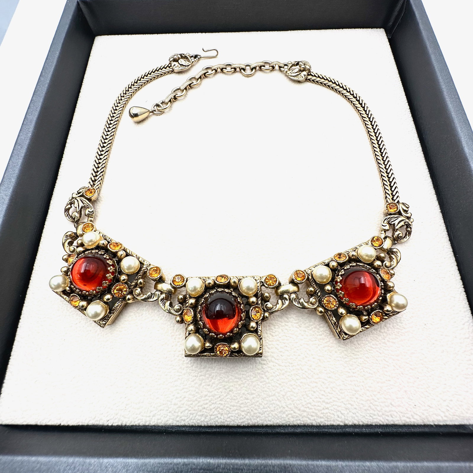 Vintage Unsigned Selro Selini Orange Bullet Glass Stones Faux Pearl Gold Tone 17 Inch Necklace: Vintage Unsigned Selro Selini Orange Bullet Glass Stones Faux Pearl Gold Tone 17 Inch Necklace
