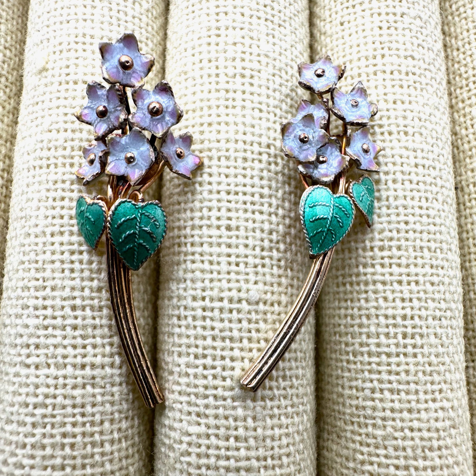 Blue Enamel Forget me Not Flower Earrings Gold Plated Pierced 1.5 Inch: Blue Enamel Forget me Not Flower Earrings Gold Plated Pierced 1.5 Inch