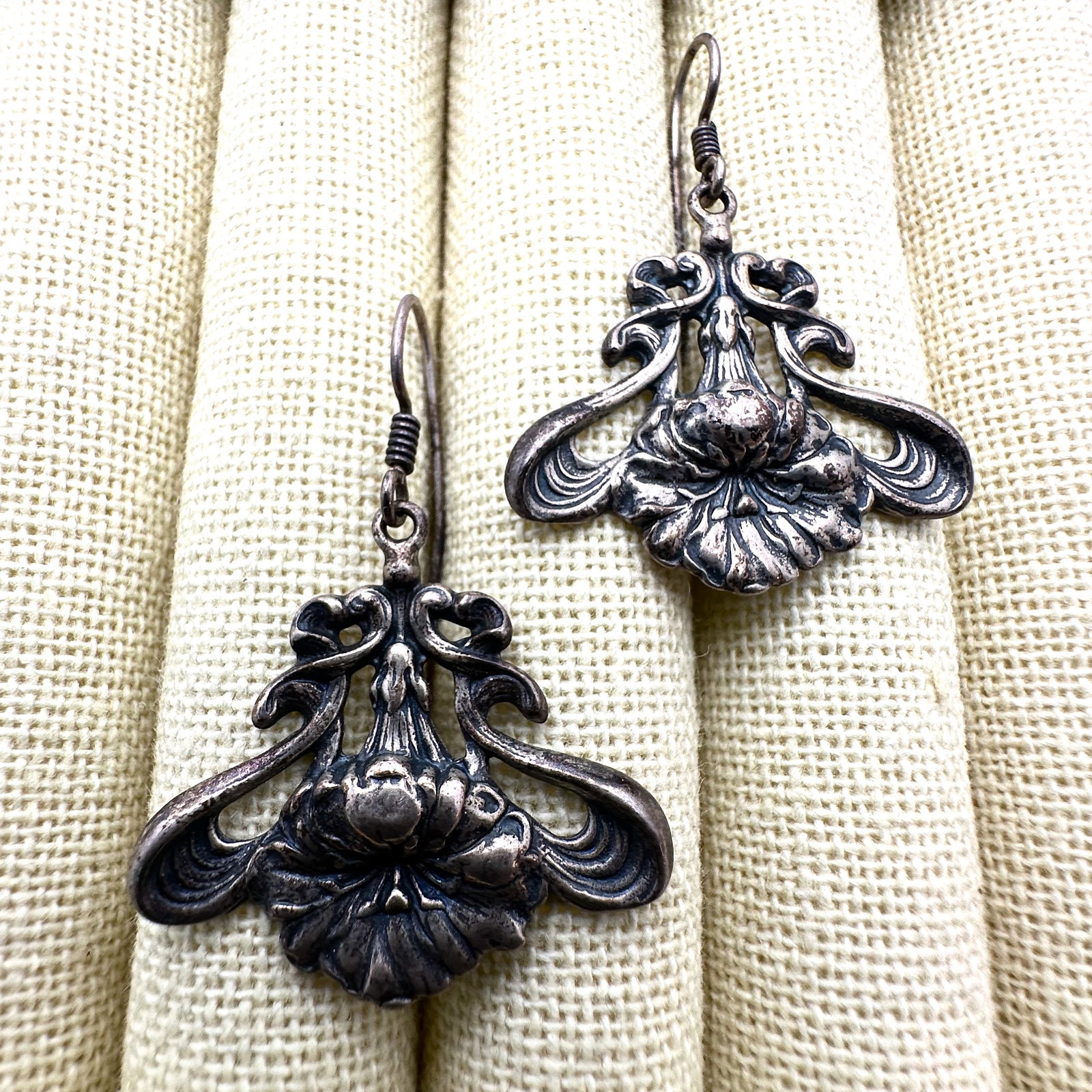 Vintage Steve Stamas Art Nouveau Flower Design Sterling Silver Pierced Earrings 1.5 Inch (1 of 2)