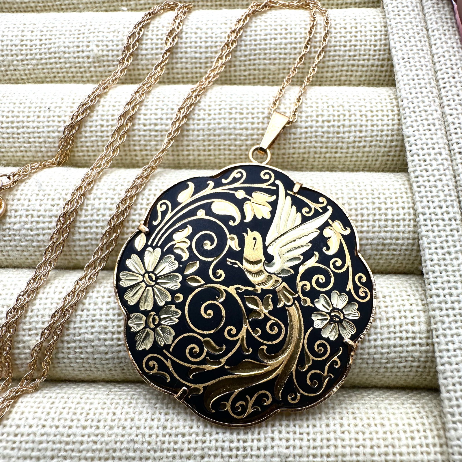 Vintage 14K Gold Filled Italian Damascene Pendant Necklace 22 Inch Chain (1 of 2)
