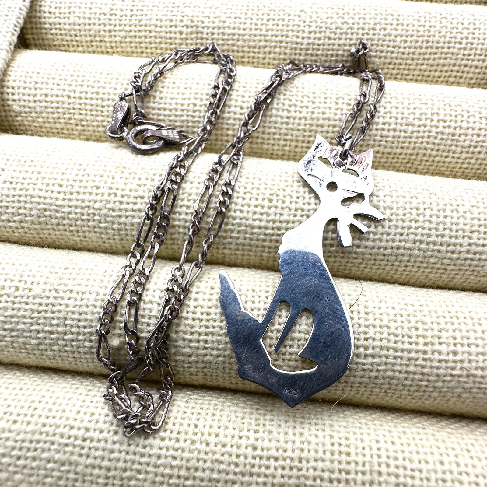 Vintage Sterling Silver Cat Pendant Necklace 17 Inch Chain (1 of 2)
