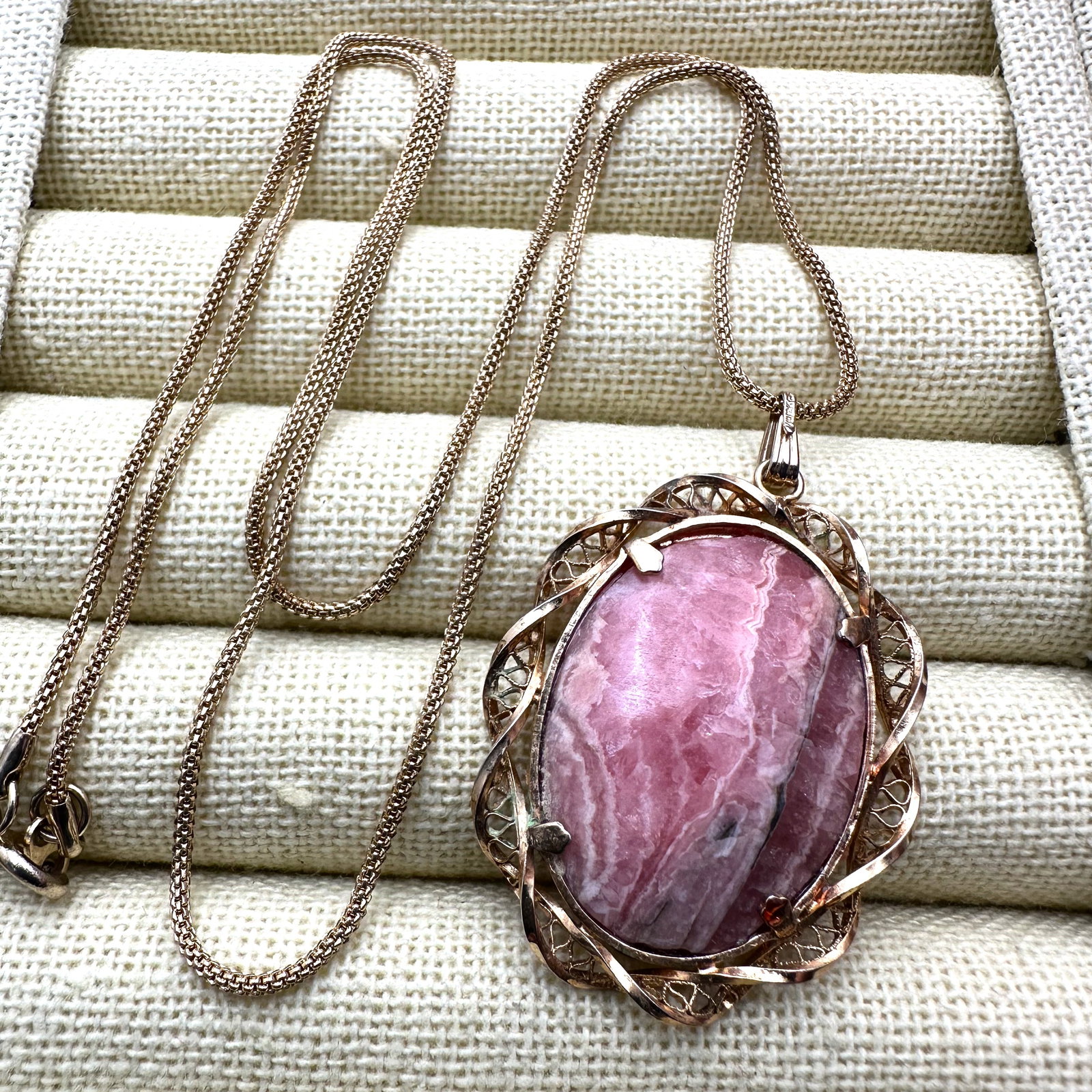 Vintage 12K Gold Filled Pink Rhodochrosite Gemstone Pendant Necklace 22 Inch Chain: Vintage 12K Gold Filled Pink Rhodochrosite Gemstone Pendant Necklace 22 Inch Chain